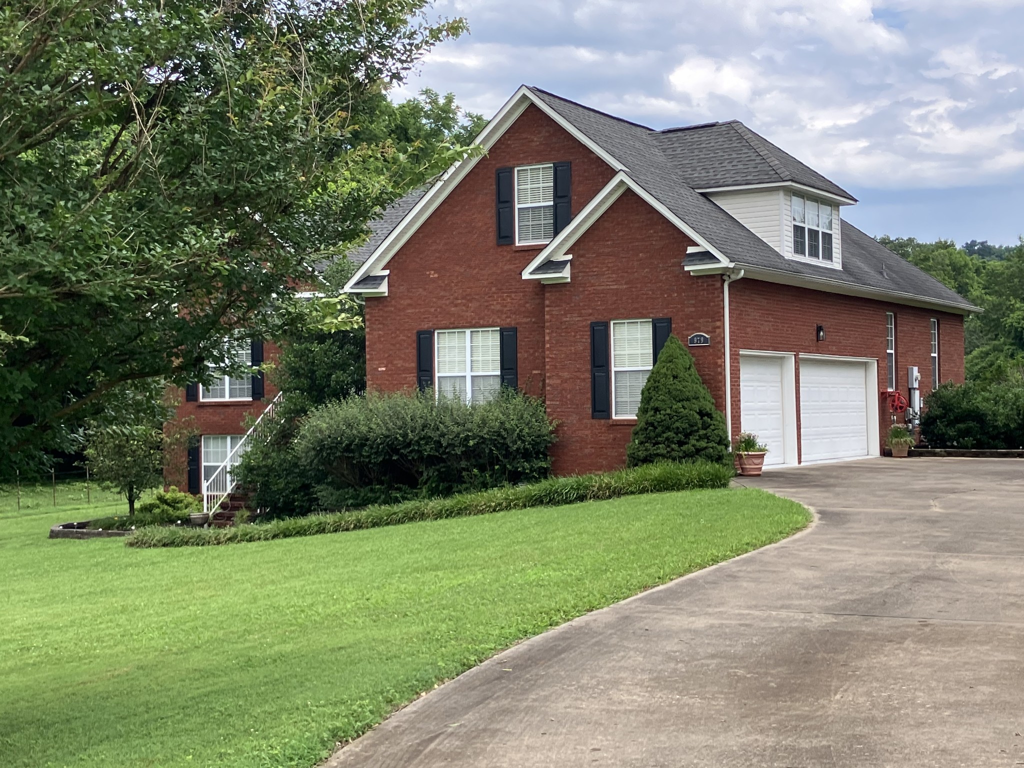 Columbia, Tennessee, 38401, United States, 4 Bedrooms Bedrooms, ,3 BathroomsBathrooms,Residential,For Sale,1897603
