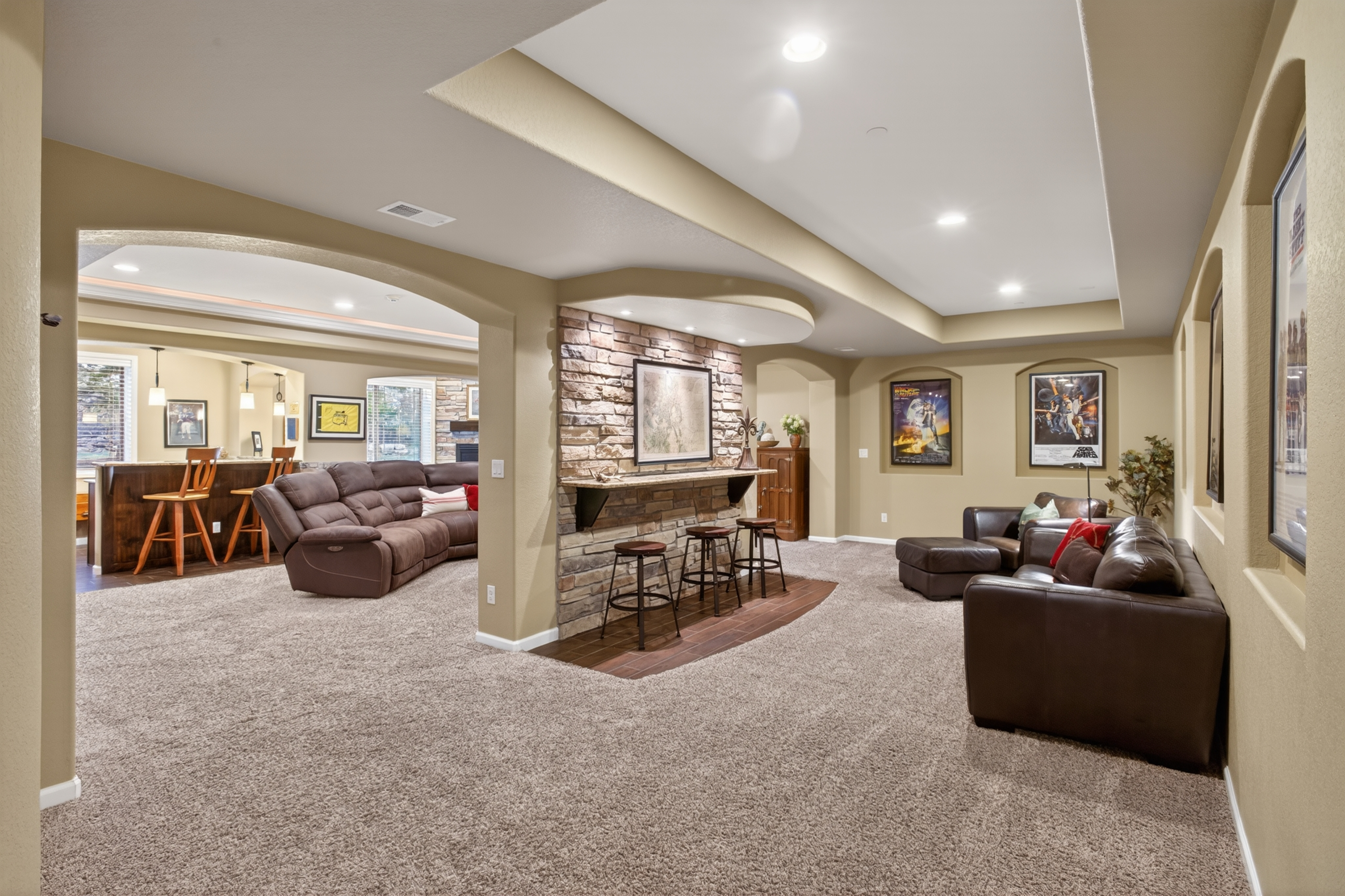  Cul-de-Sac Gem in Gated CPV: Gourmet Kitchen & Main-Level Primary Suite - 物件實景