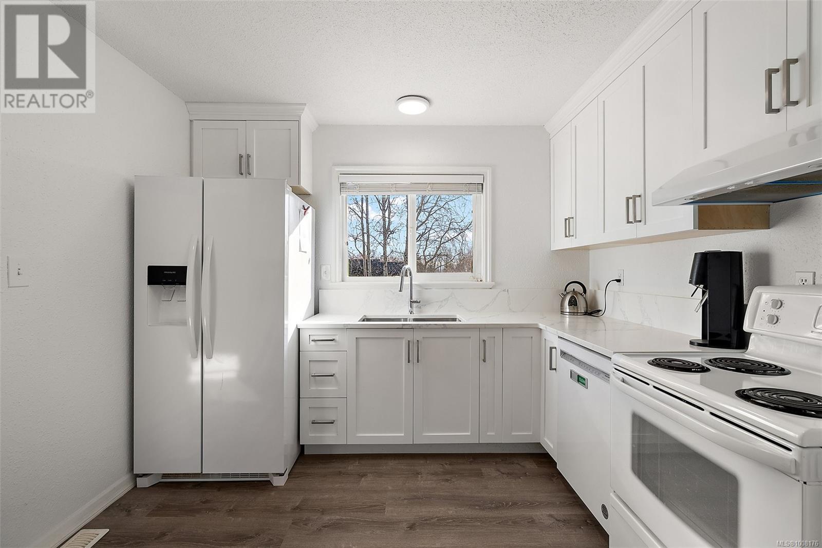 SIDNEY, British Columbia, V8L 2T6, CA, 3 Bedrooms Bedrooms, ,2 BathroomsBathrooms,Residential,For Sale,1906024