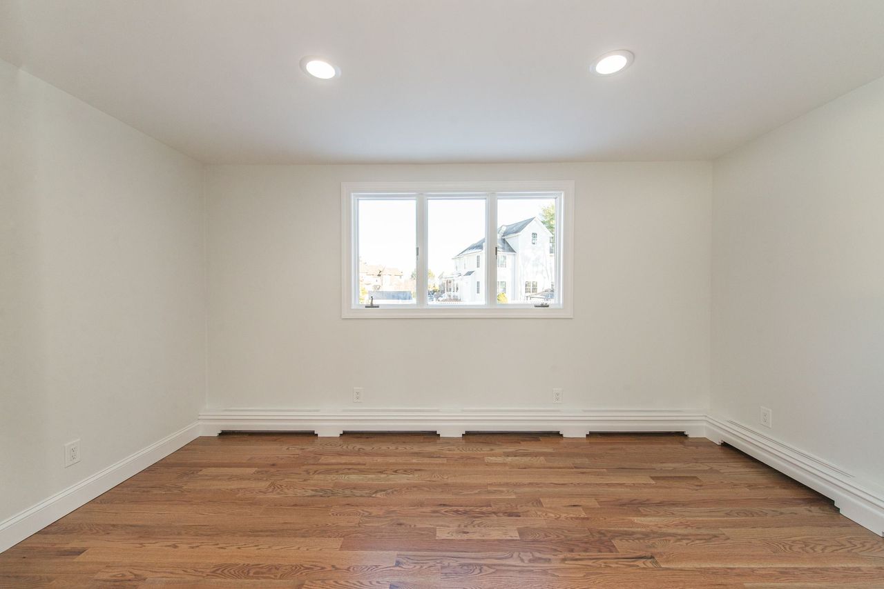 Fairfield, New Jersey, 07004, United States, 4 Bedrooms Bedrooms, ,5 BathroomsBathrooms,Residential,For Sale,2005992