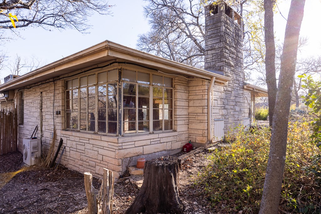 Kerrville, Texas, 78028, United States, 3 Bedrooms Bedrooms, ,3 BathroomsBathrooms,Residential,For Sale,2016606