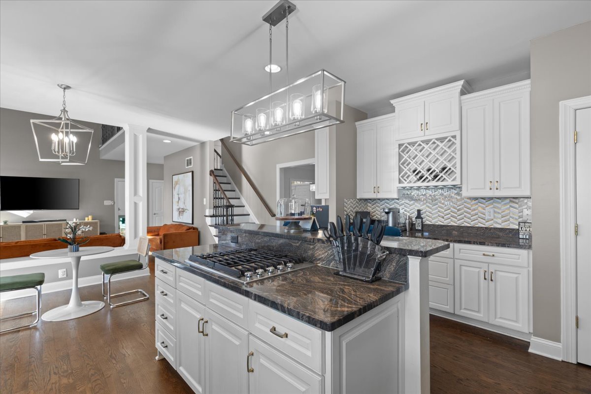New Windsor, Maryland, 21776, United States, 5 Bedrooms Bedrooms, ,5 BathroomsBathrooms,Residential,For Sale,1943659