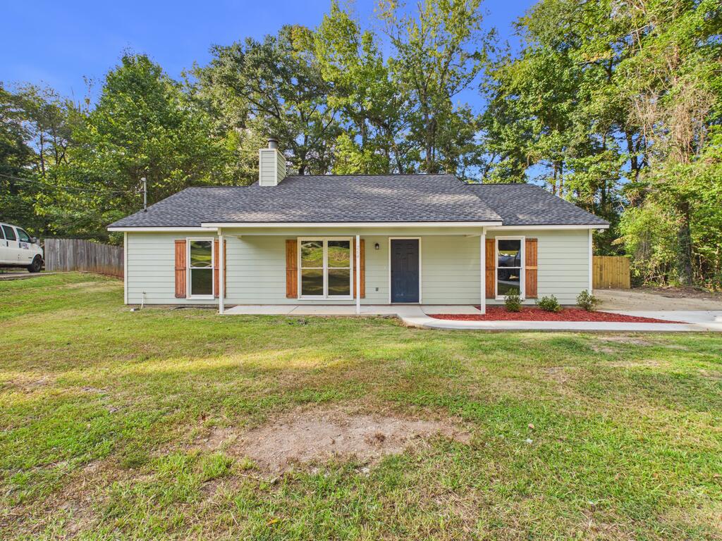 Lee Road 885 , Phenix City, AL 36870