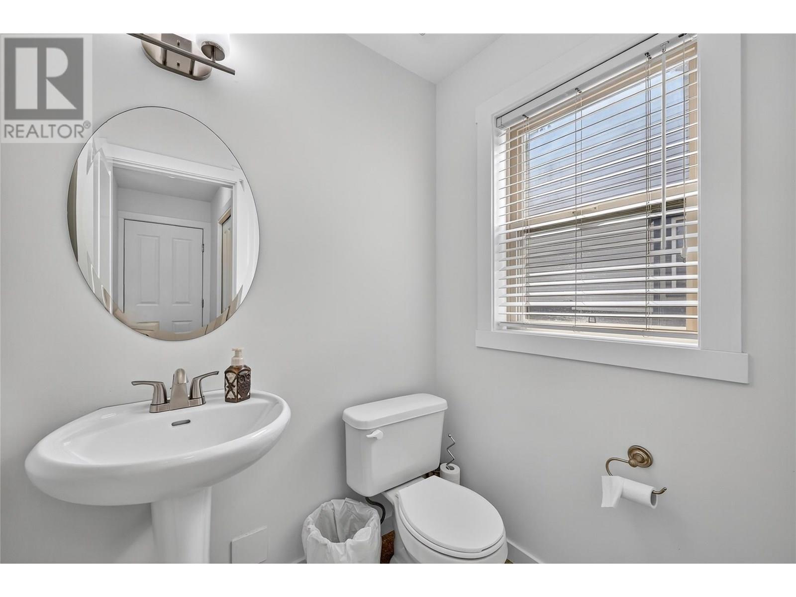 KELOWNA, British Columbia, V1W 4X9, CA, 4 Bedrooms Bedrooms, ,3 BathroomsBathrooms,Residential,For Sale,1898520