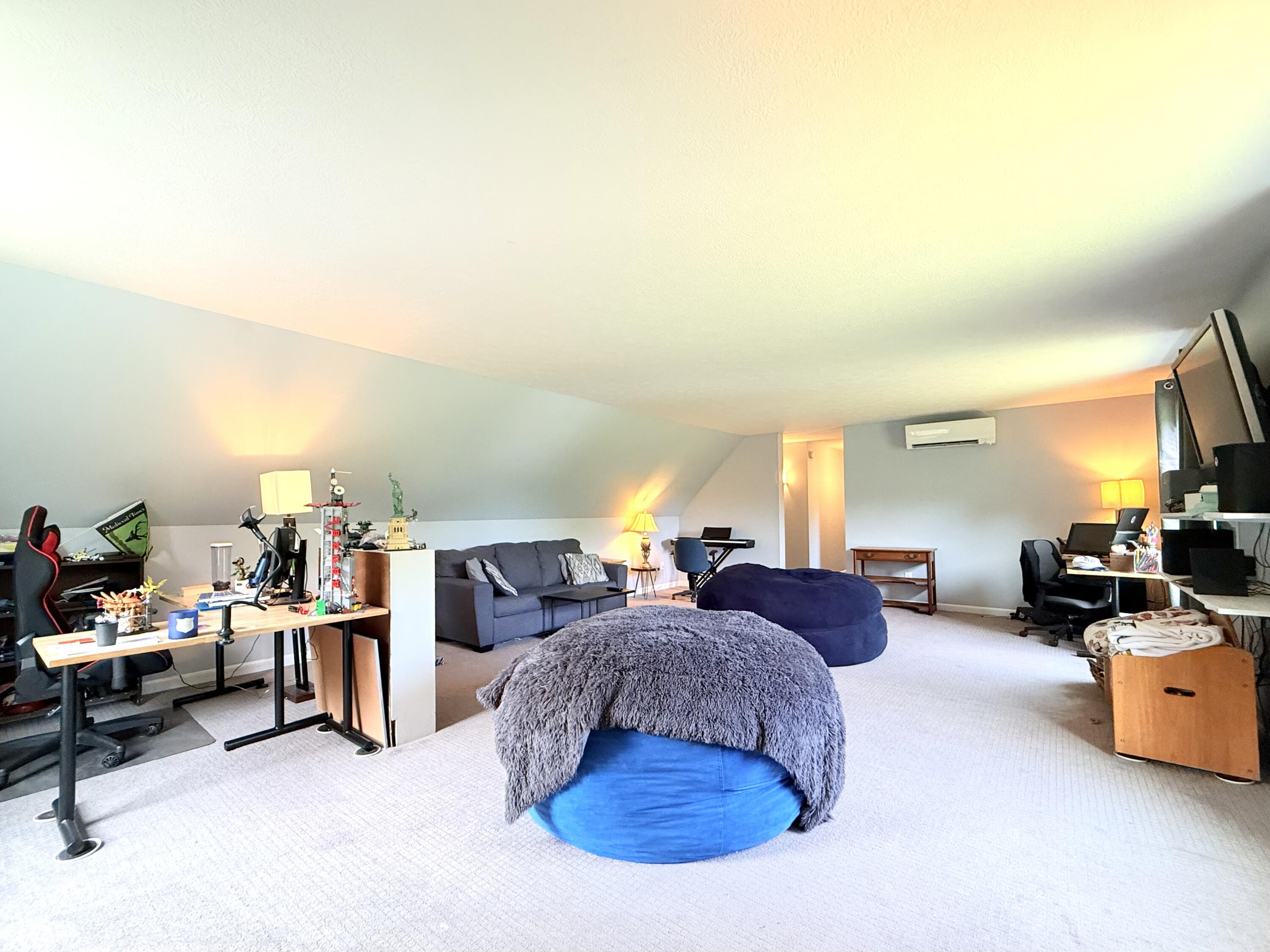 Kennebunk, Maine, 04043, United States, 3 Bedrooms Bedrooms, ,2 BathroomsBathrooms,Residential,For Sale,1897189