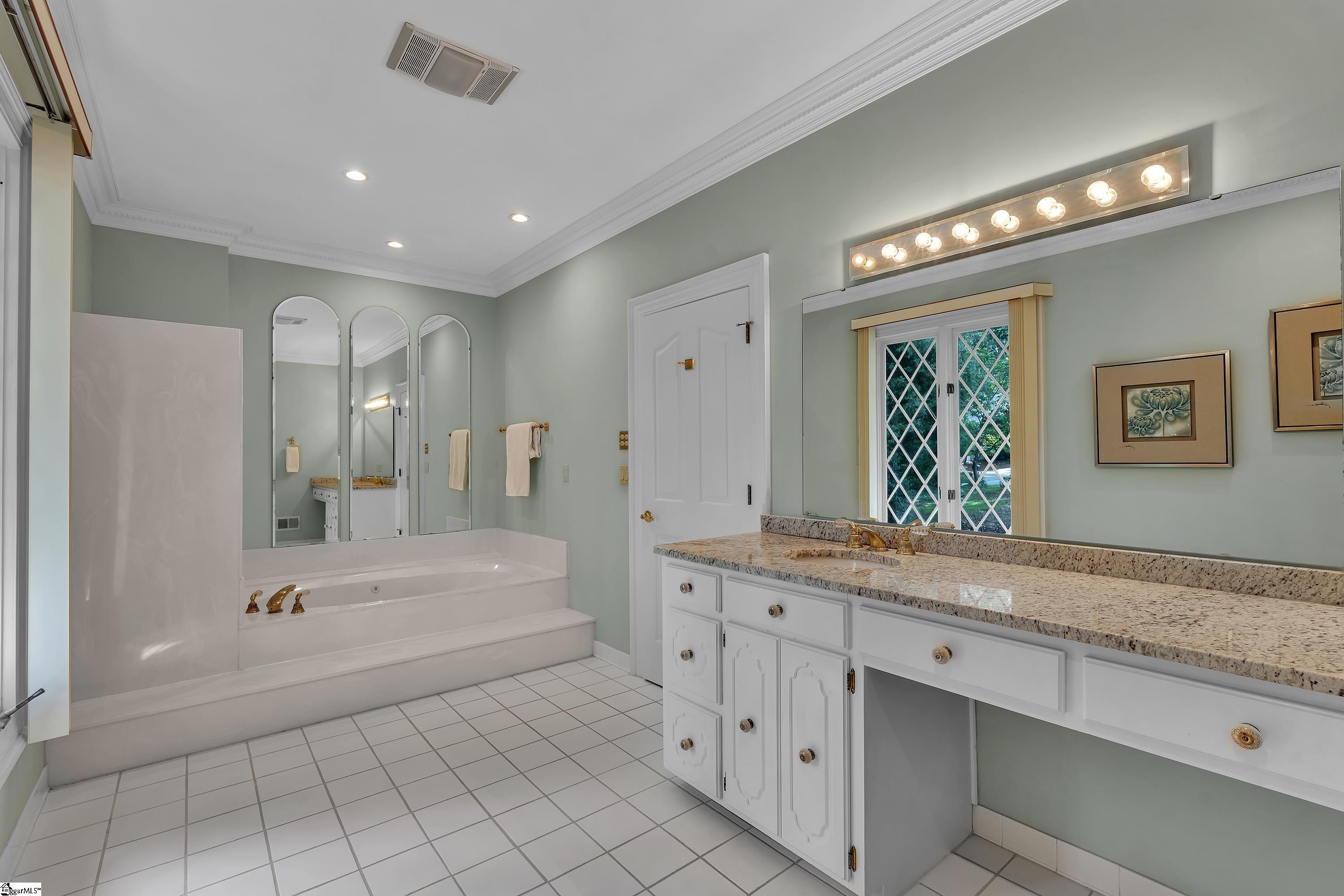 Spartanburg, South Carolina, 29306, United States, 5 Bedrooms Bedrooms, ,7 BathroomsBathrooms,Residential,For Sale,1873976