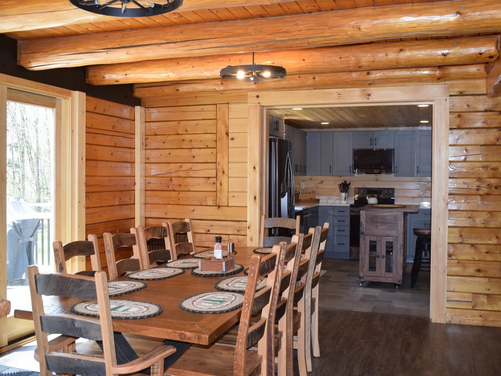 Littleton, New Hampshire, 03561, United States, 5 Bedrooms Bedrooms, ,2 BathroomsBathrooms,Residential,For Sale,1820898