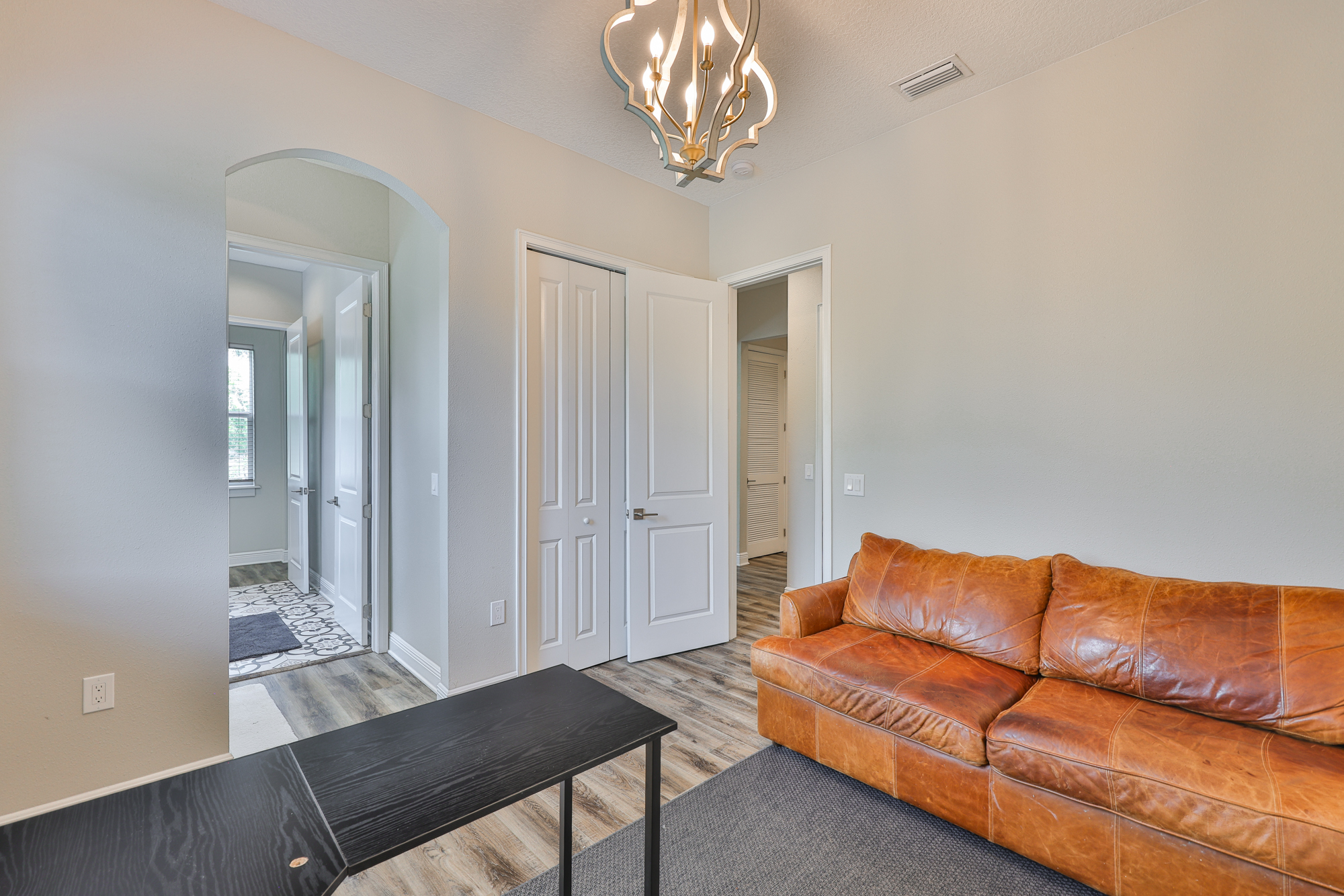 Tampa, Florida, 33603, United States, 3 Bedrooms Bedrooms, ,3 BathroomsBathrooms,Residential,For Sale,1855580
