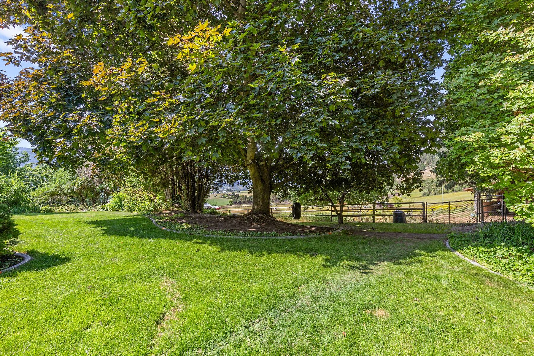  Ten Acres in Coldstream - 物件實景