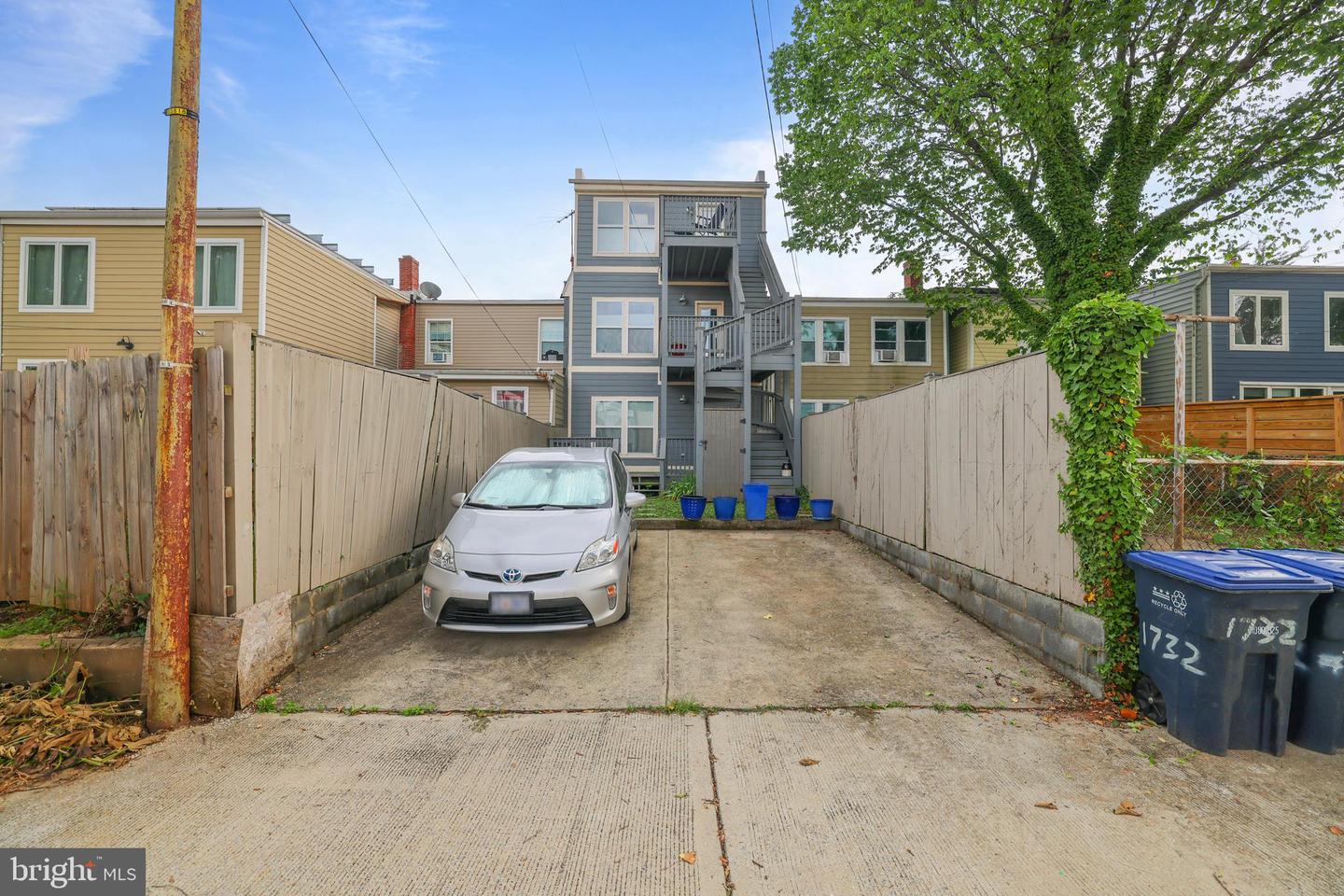 Washington, District of Columbia, 20003, United States, 2 Bedrooms Bedrooms, ,2 BathroomsBathrooms,Residential,For Sale,1896371