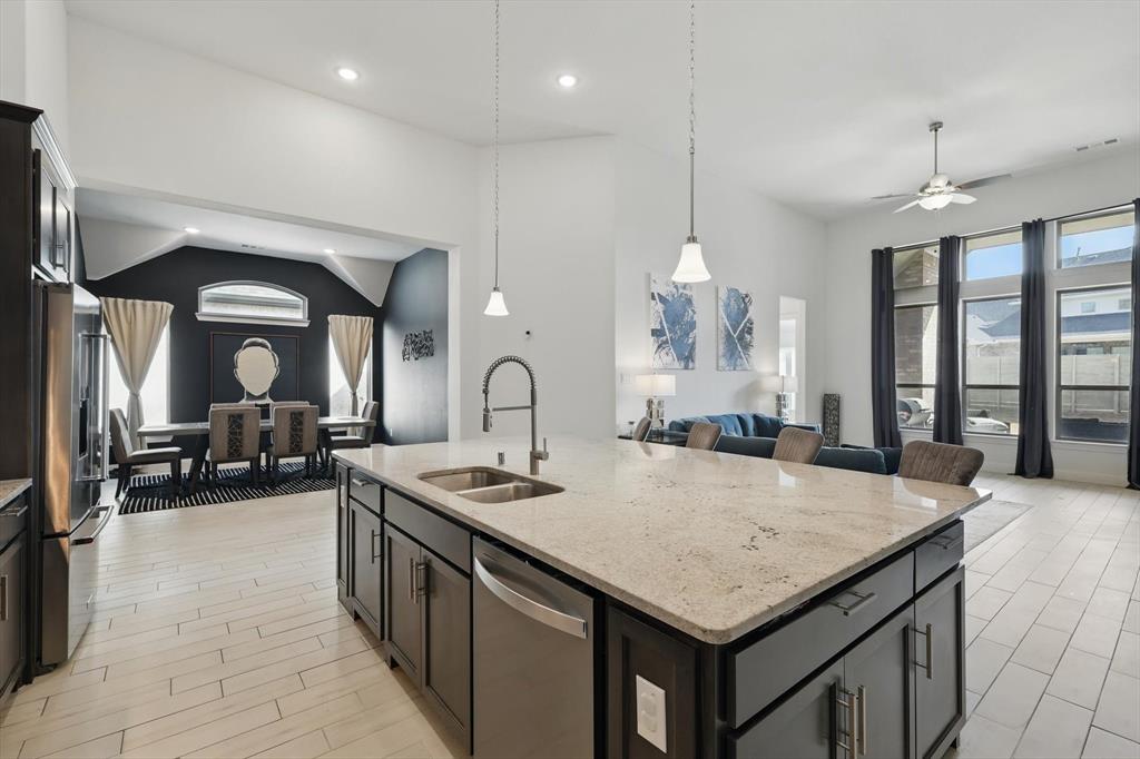 Argyle, Texas, 76226, United States, 4 Bedrooms Bedrooms, ,4 BathroomsBathrooms,Residential,For Sale,1976109