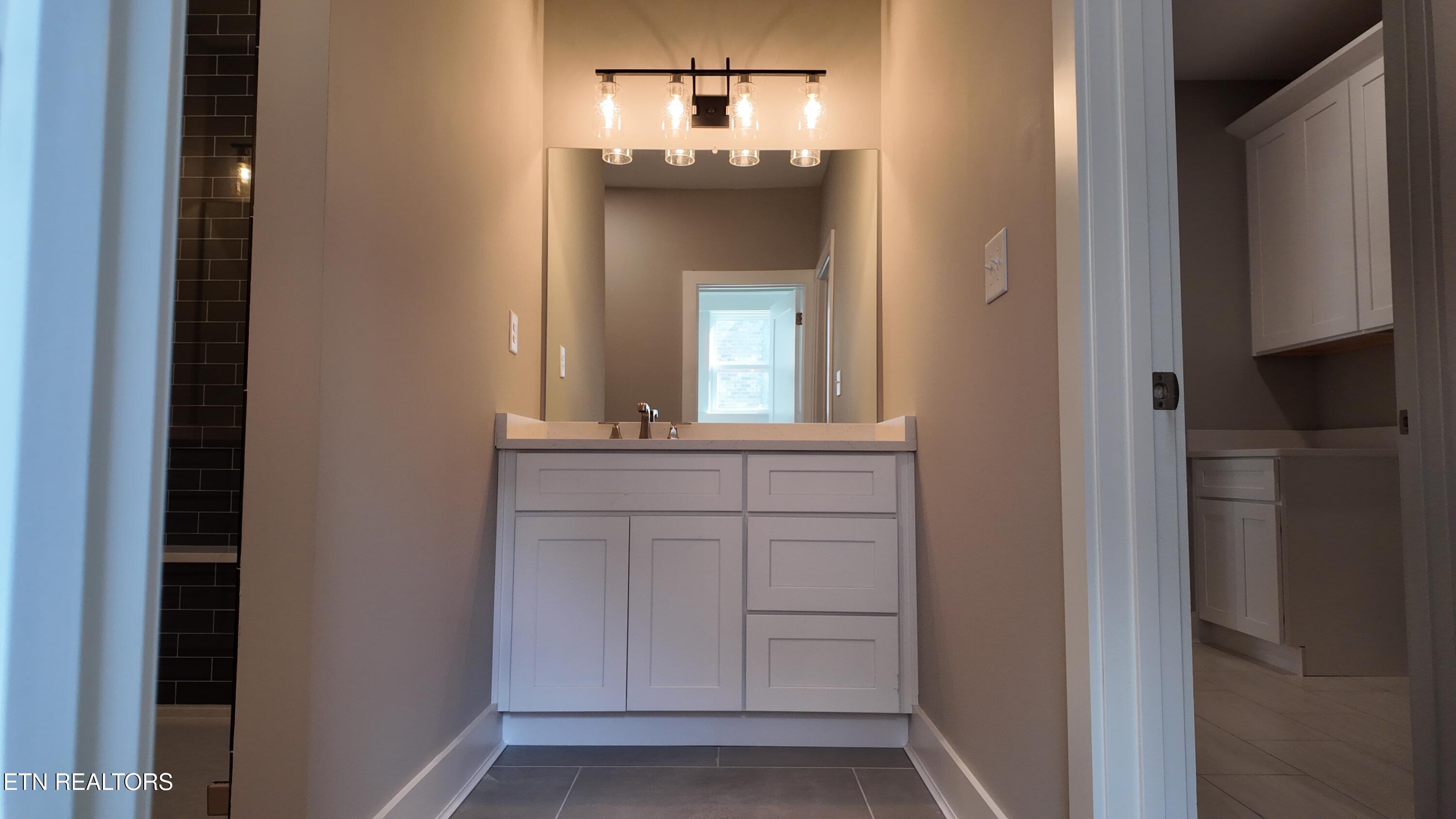 Loudon, Tennessee, 37774, United States, 4 Bedrooms Bedrooms, ,3 BathroomsBathrooms,Residential,For Sale,1981899