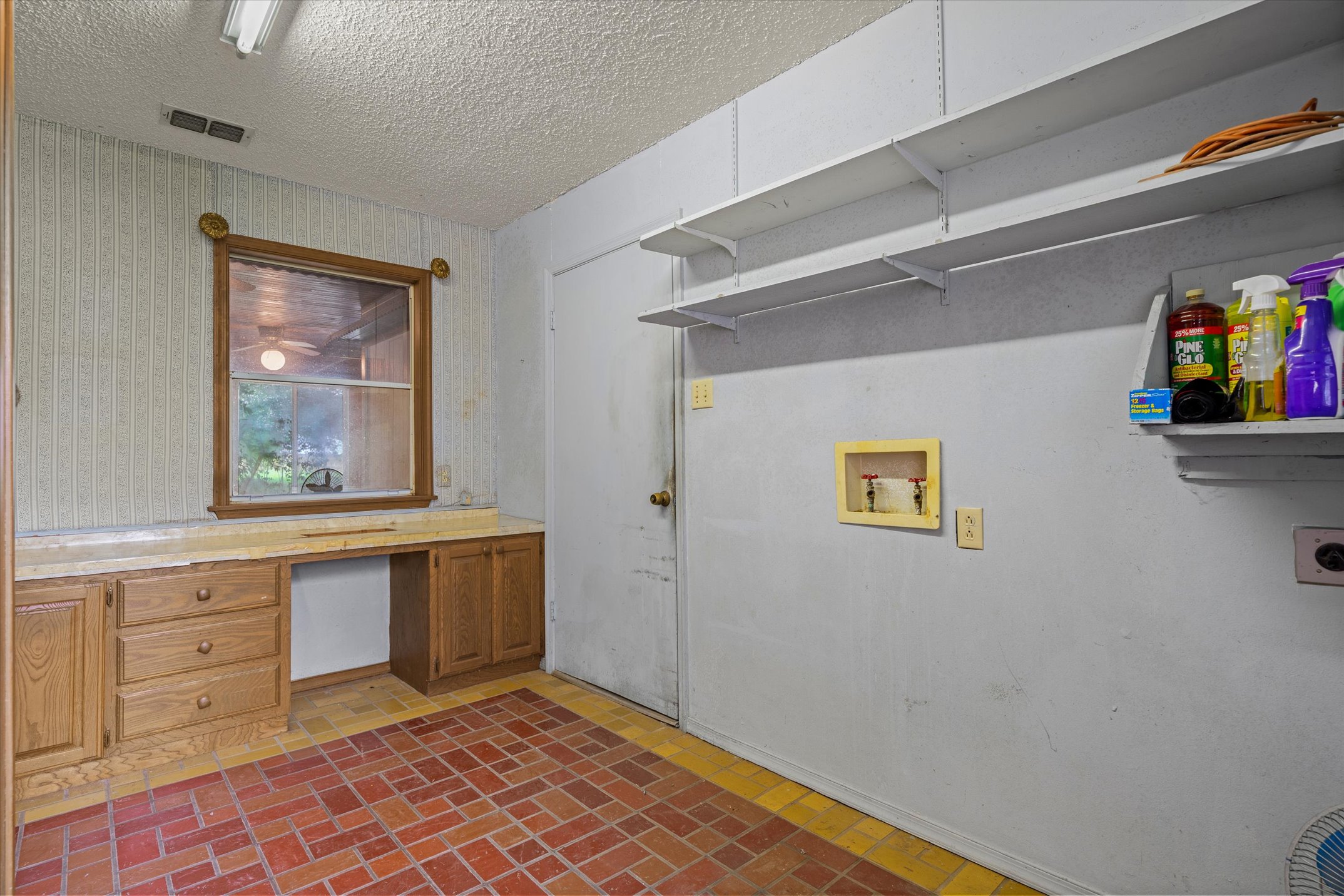 Wills Point, Texas, 75169, United States, 4 Bedrooms Bedrooms, ,3 BathroomsBathrooms,Residential,For Sale,1979230