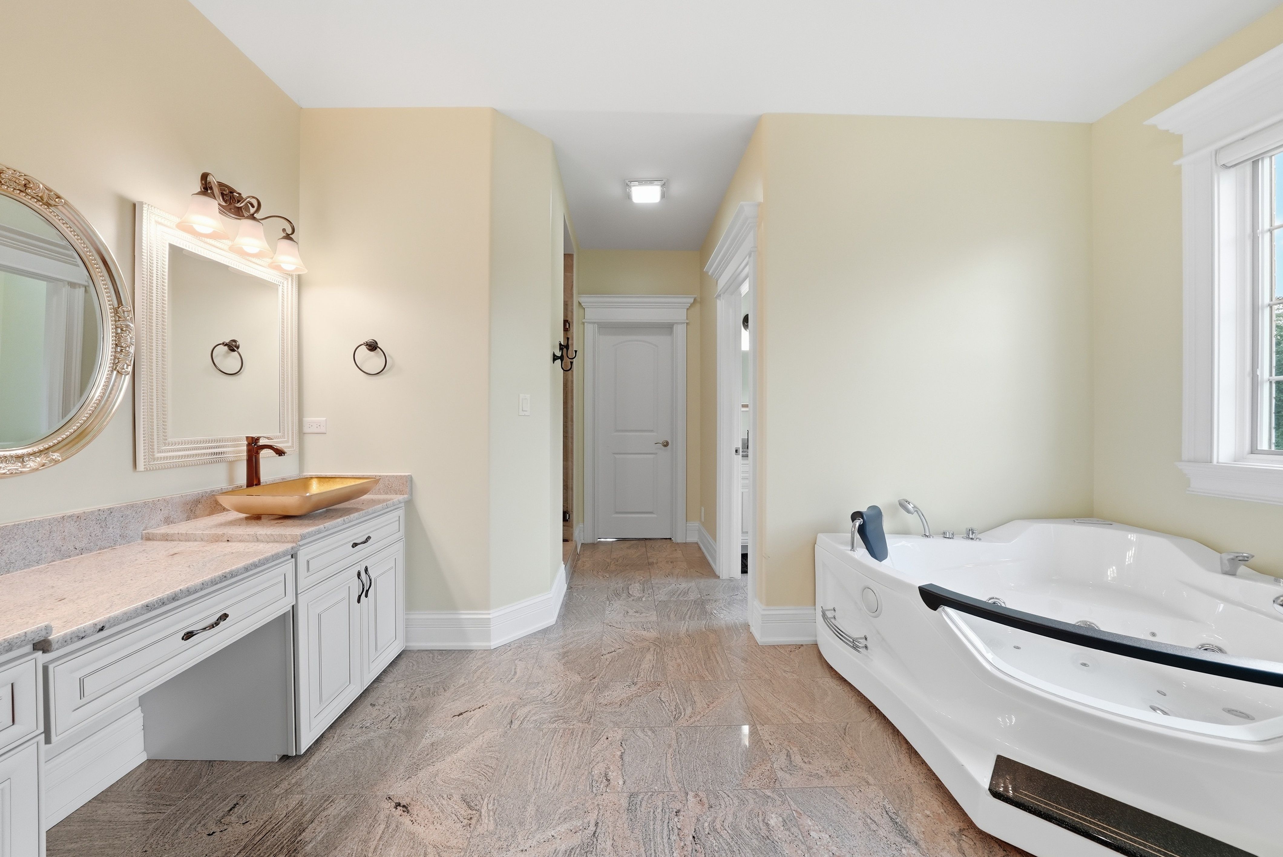  Perfectly Positioned in the Prestigious Golfview Hills Community of Hinsdale - 物件實景