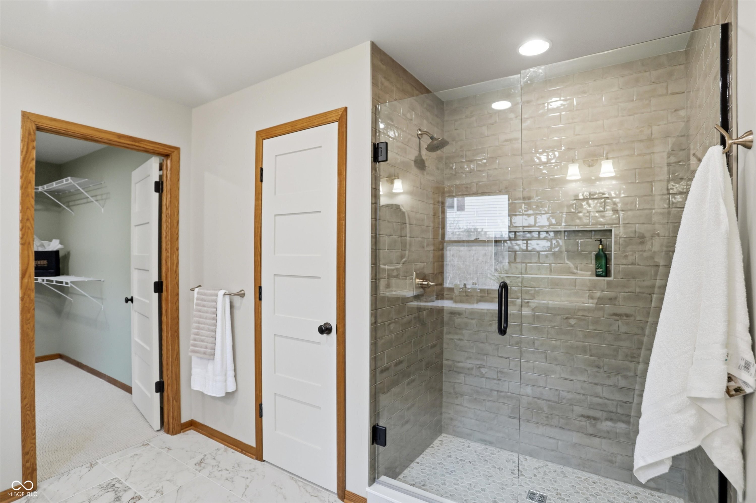 Zionsville, Indiana, 46077, United States, 3 Bedrooms Bedrooms, ,2 BathroomsBathrooms,Residential,For Sale,2008778