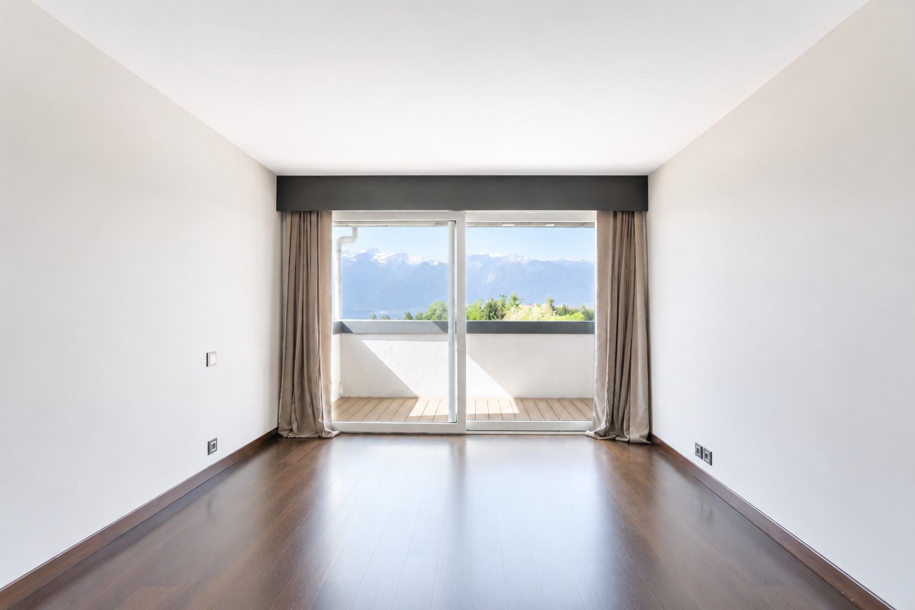  Stunning duplex apartment with lake views and high-quality finishes - 物件實景