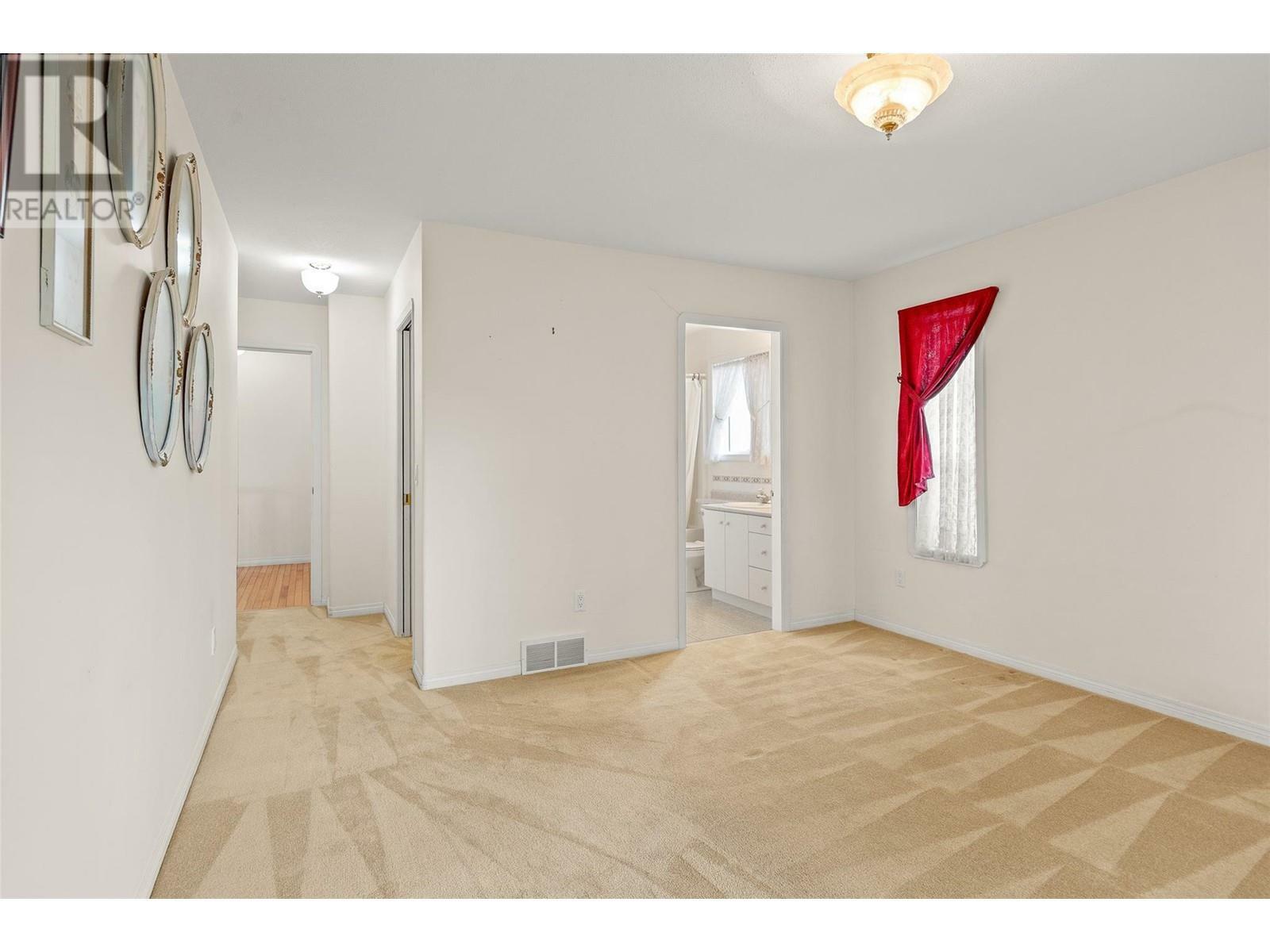 KELOWNA, British Columbia, V1V 1X3, CA, 4 Bedrooms Bedrooms, ,3 BathroomsBathrooms,Residential,For Sale,1876353