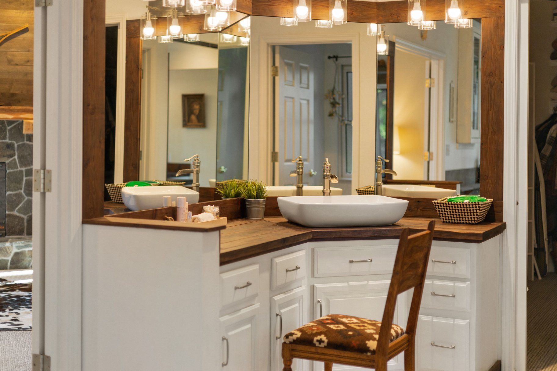  Hilltop Whitehawk Ranch Estate with Sweeping Meadow, Pond & Mountain Views - 物件實景