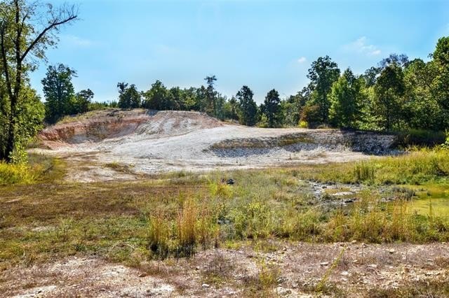 Hulbert, Oklahoma, 74441, United States, 4 Bedrooms Bedrooms, ,2 BathroomsBathrooms,Residential,For Sale,1983327