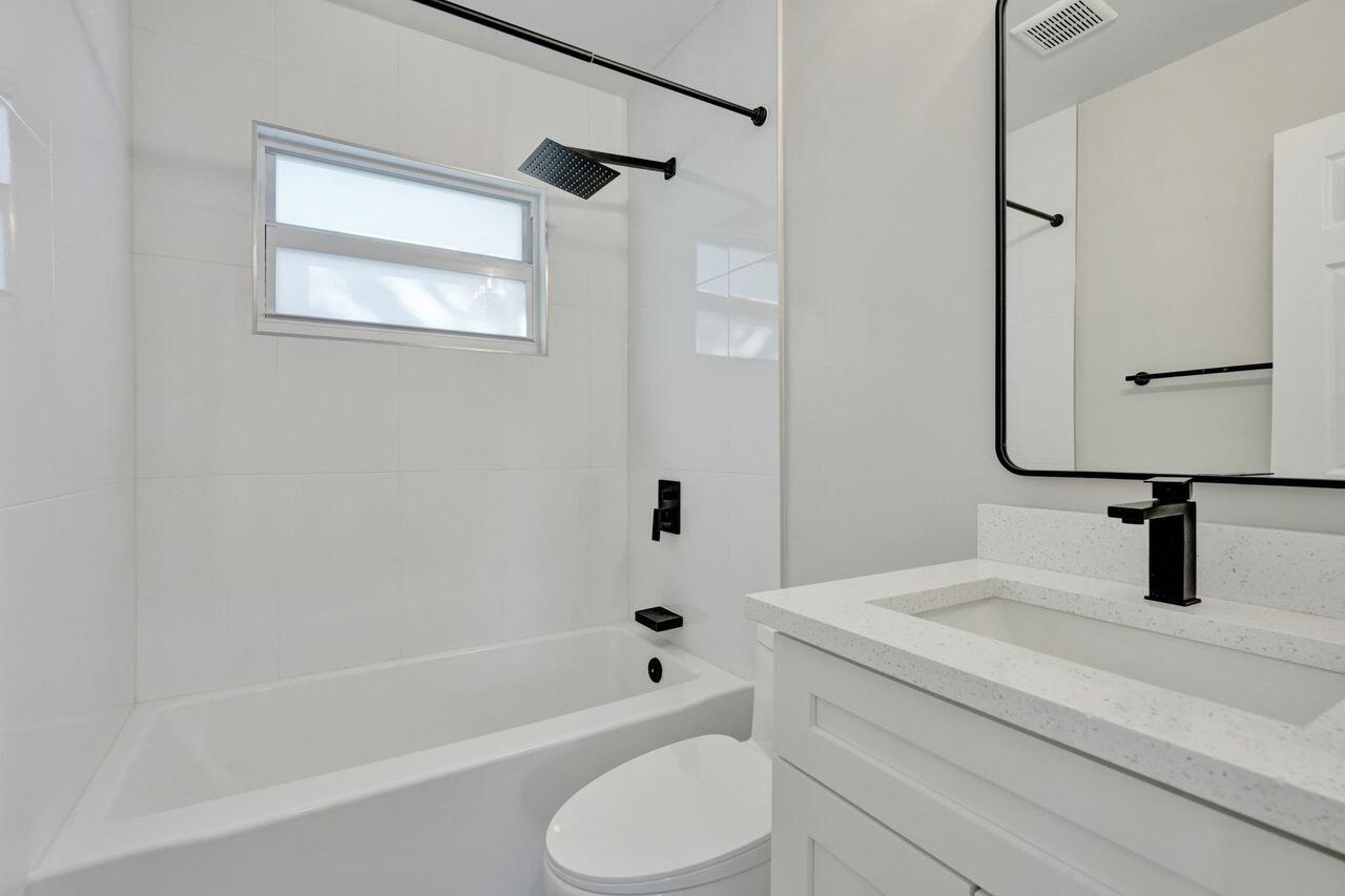 Lake Worth Beach, Florida, 33460, United States, 3 Bedrooms Bedrooms, ,2 BathroomsBathrooms,Residential,For Sale,1992911