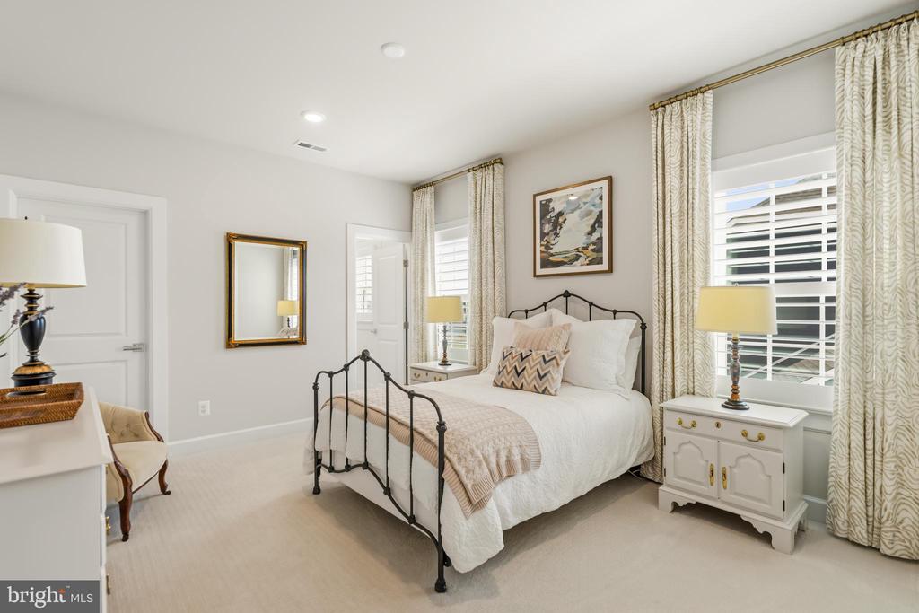 Aldie, Virginia, 20105, United States, 5 Bedrooms Bedrooms, ,7 BathroomsBathrooms,Residential,For Sale,2048550