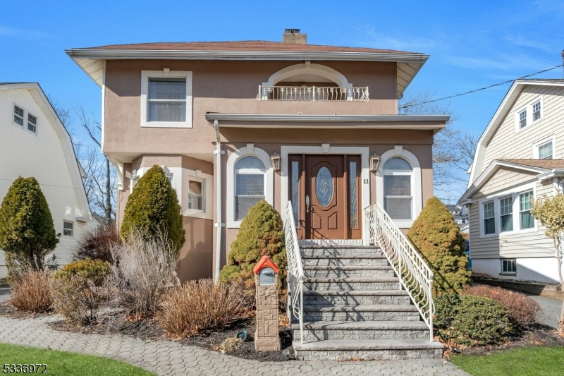 West Orange Twp., New Jersey, 07052, United States, 6 Bedrooms Bedrooms, ,4 BathroomsBathrooms,Residential,For Sale,1934575