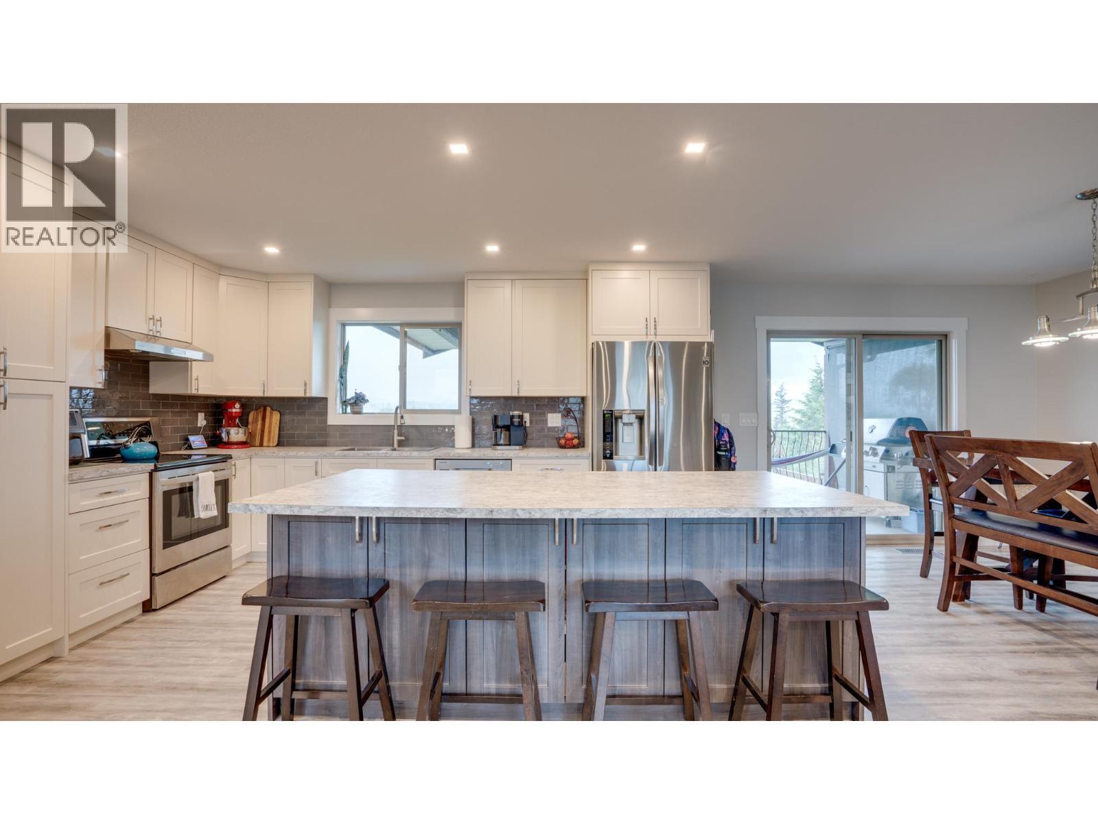ARMSTRONG, British Columbia, V4Y 0B3, CA, 4 Bedrooms Bedrooms, ,2 BathroomsBathrooms,Residential,For Sale,1950406
