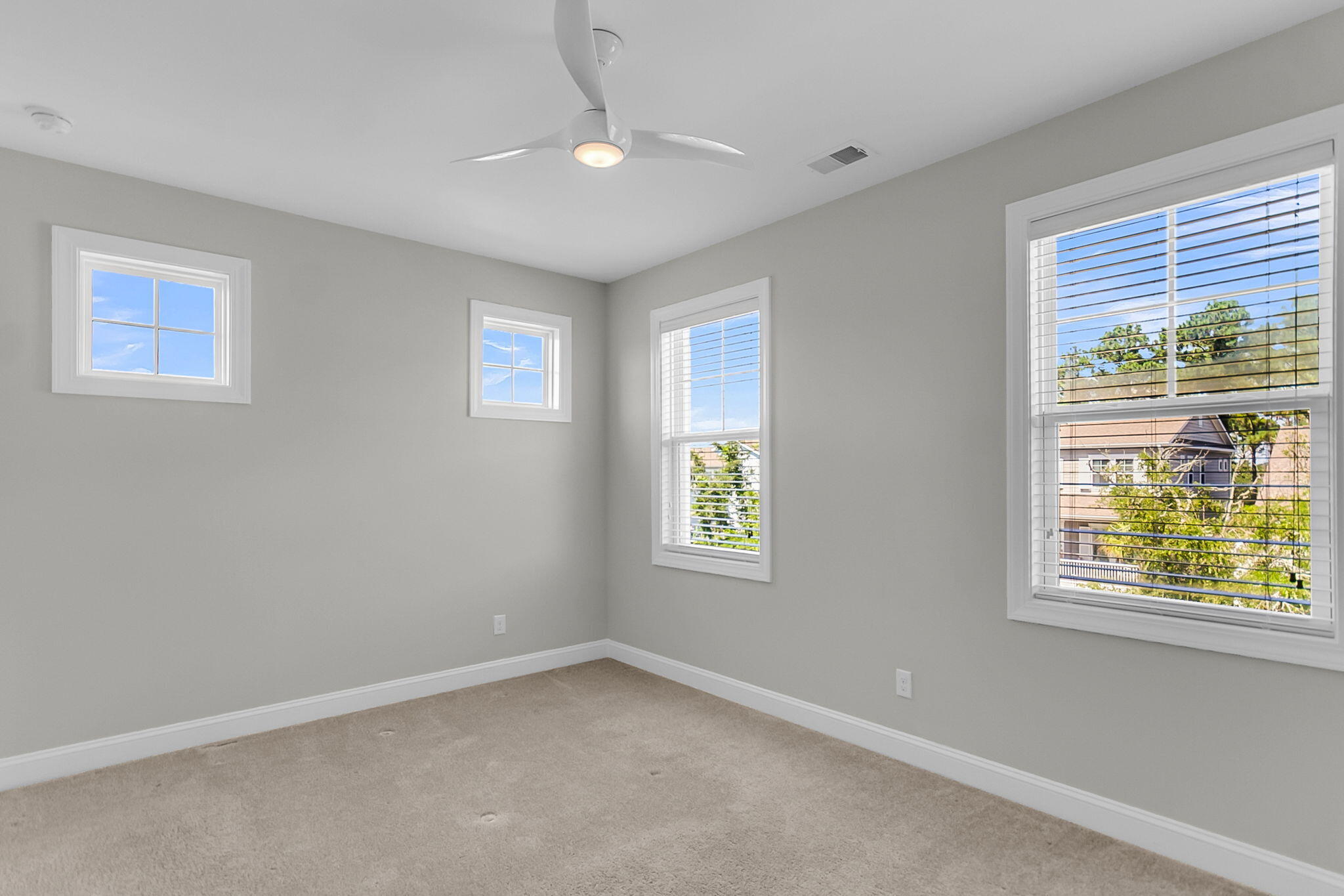 Mount Pleasant, South Carolina, 29466, United States, 4 Bedrooms Bedrooms, ,3 BathroomsBathrooms,Residential,For Sale,1900644