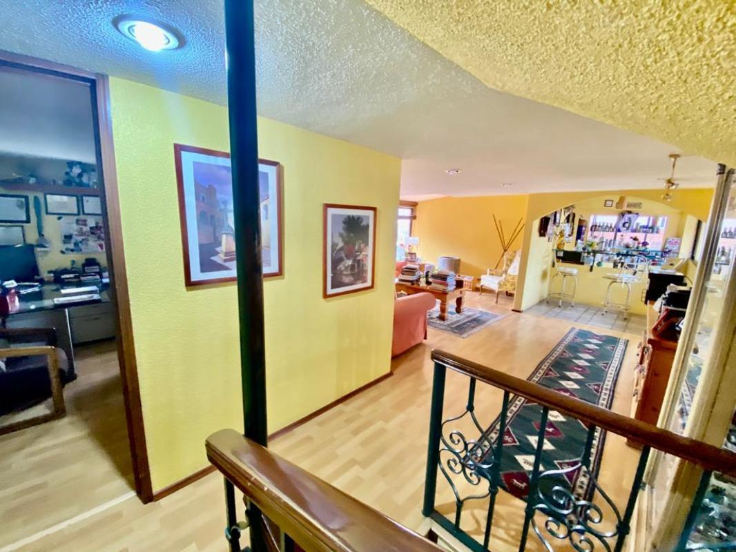 Cda. de Zenzontle, Naucalpan de Juárez, Estado de México, 53297, Mexico, 3 Bedrooms Bedrooms, ,3 BathroomsBathrooms,Residential,For Sale,Cda. de Zenzontle,1621714