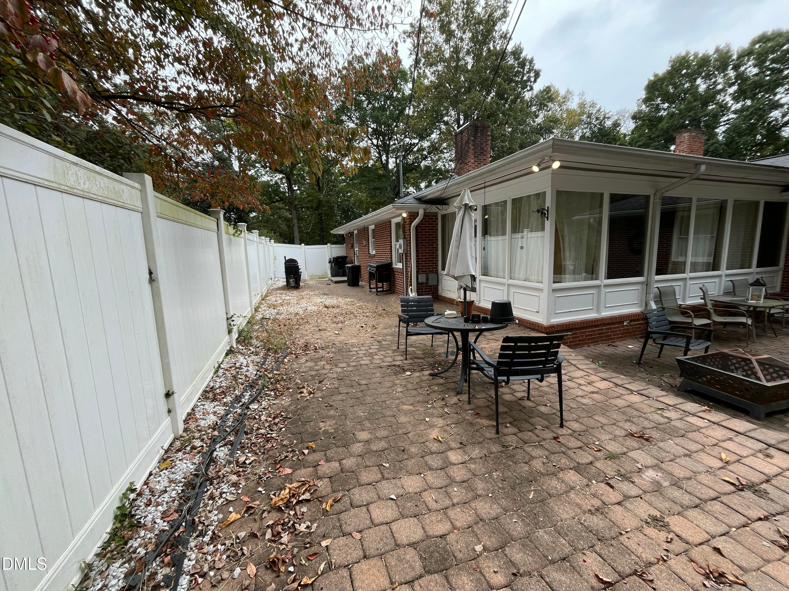 Burlington, North Carolina, 27215, United States, 6 Bedrooms Bedrooms, ,5 BathroomsBathrooms,Residential,For Sale,1999831