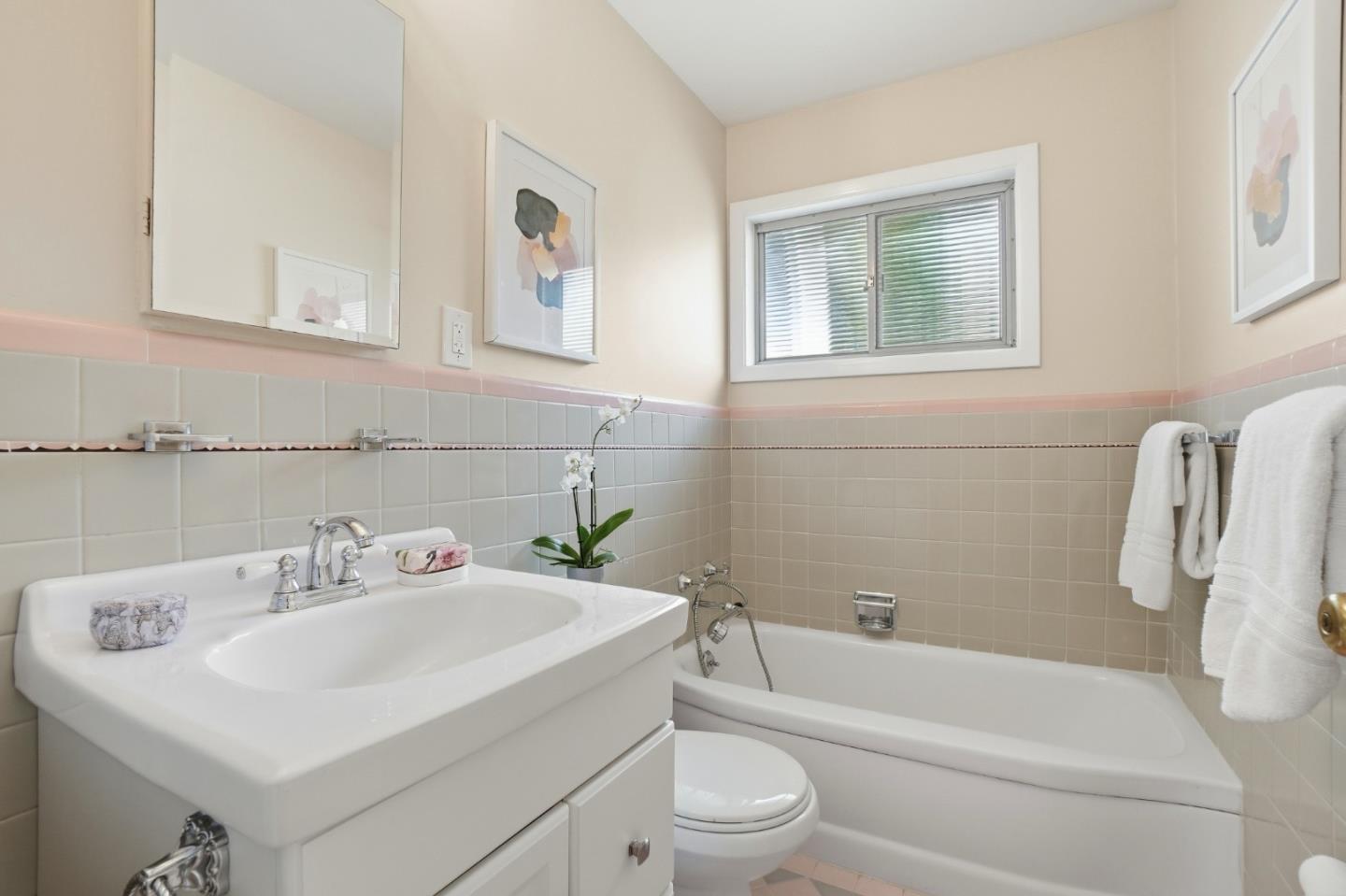 South San Francisco, California, 94080, United States, 4 Bedrooms Bedrooms, ,2 BathroomsBathrooms,Residential,For Sale,1992905