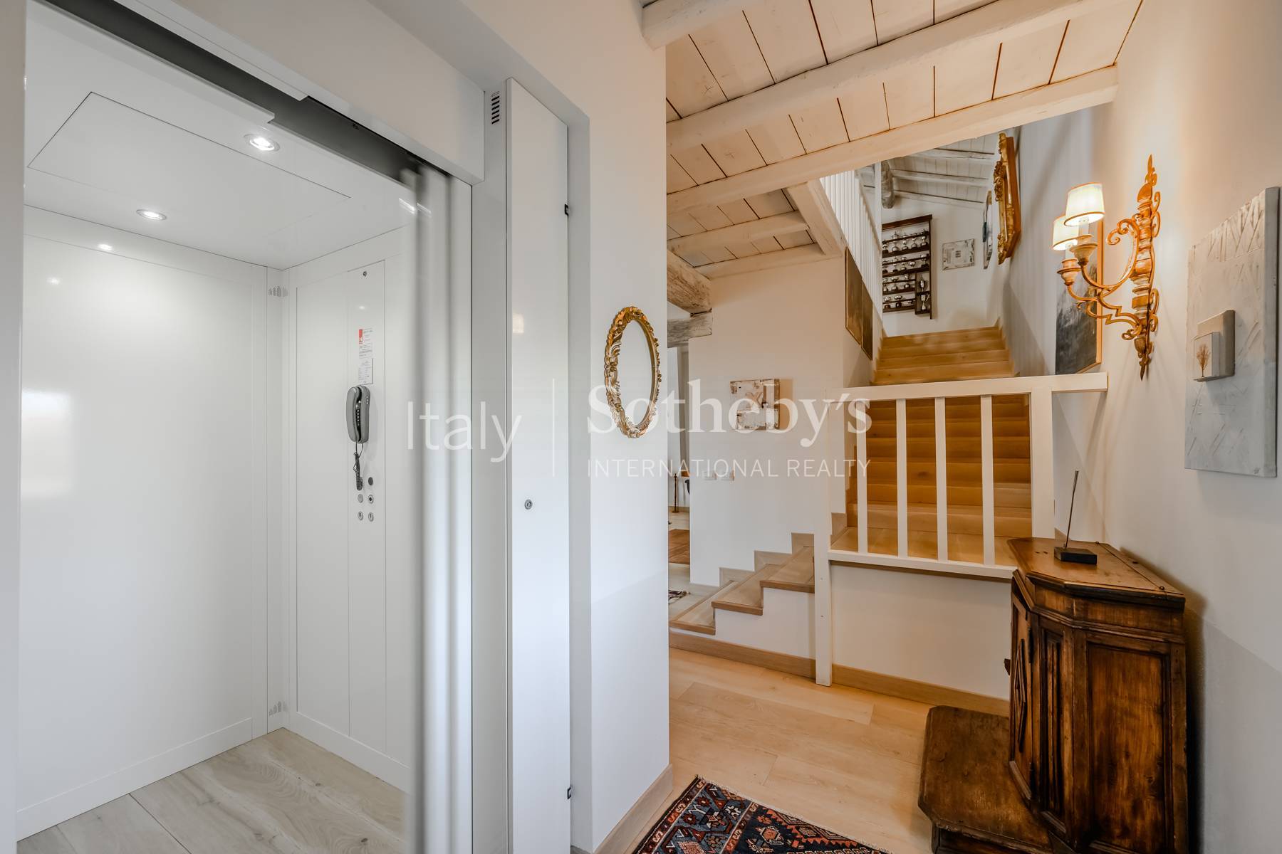  Prestigious farmhouse renovated with charm - 物件實景