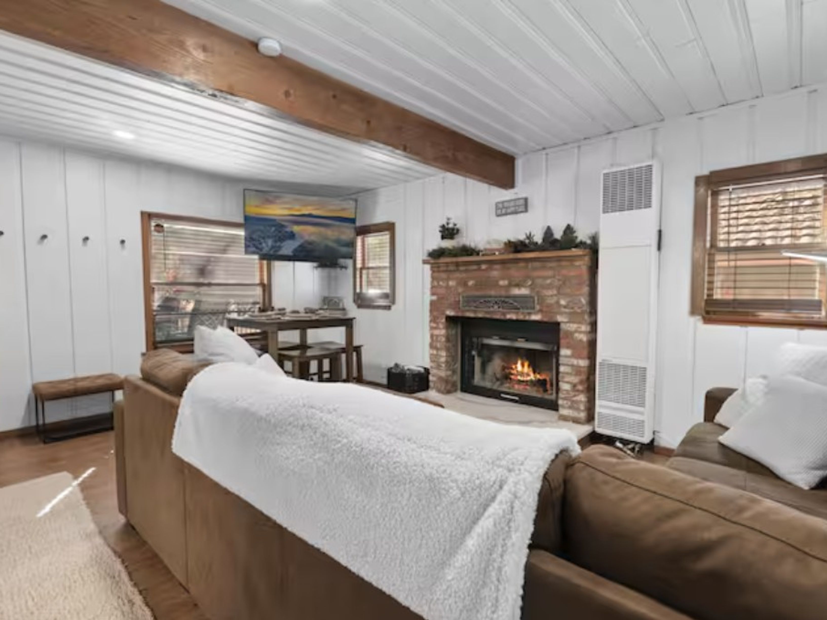  409 West Rainbow Boulevard, Big Bear, CA 92314 - 物件實景