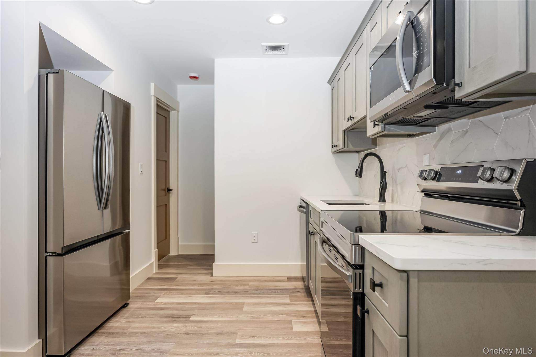 Miller Place, New York, 11764, United States, 4 Bedrooms Bedrooms, ,4 BathroomsBathrooms,Residential,For Sale,1902062