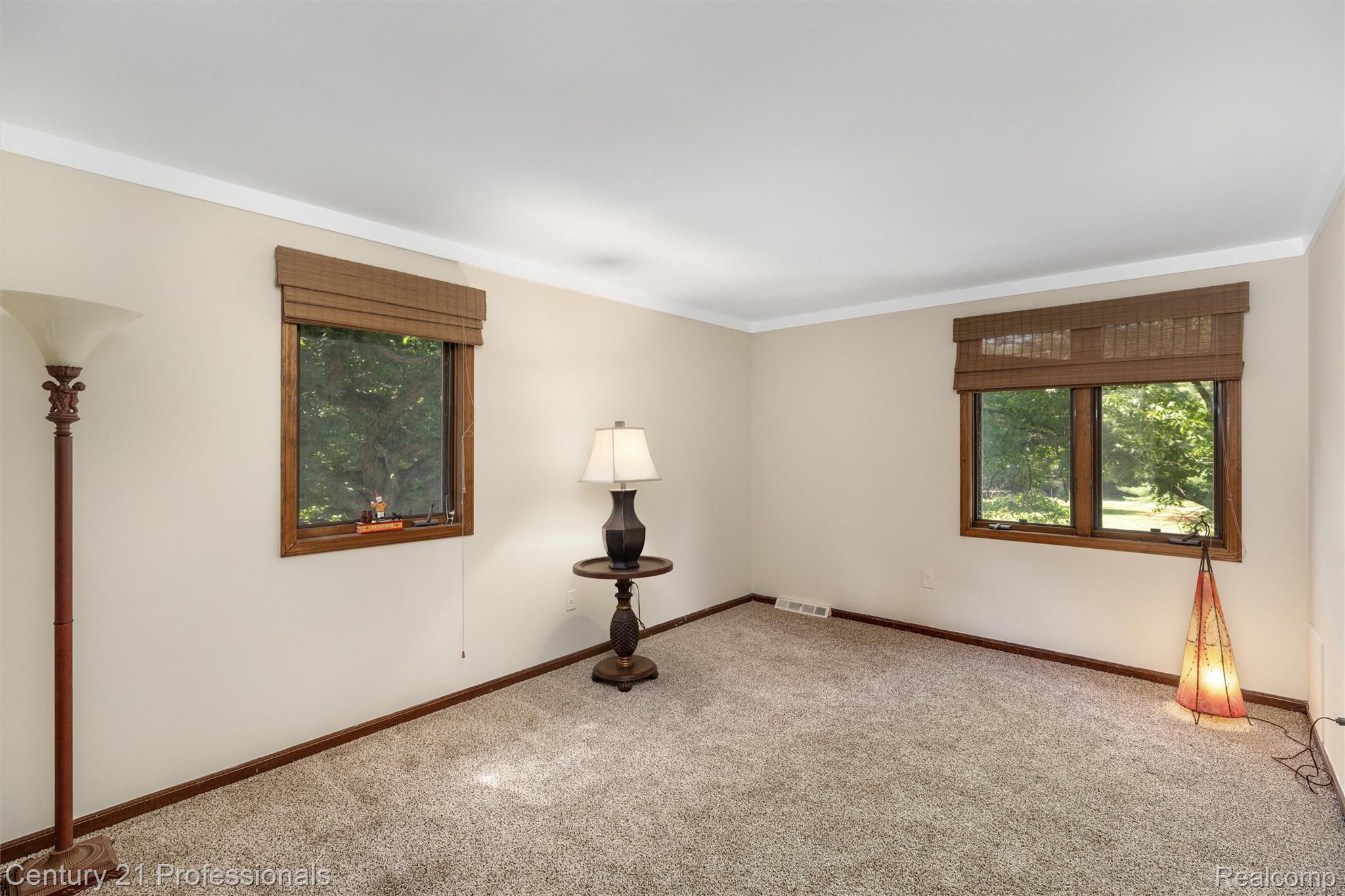 Holly, Michigan, 48442, United States, 4 Bedrooms Bedrooms, ,4 BathroomsBathrooms,Residential,For Sale,1943640