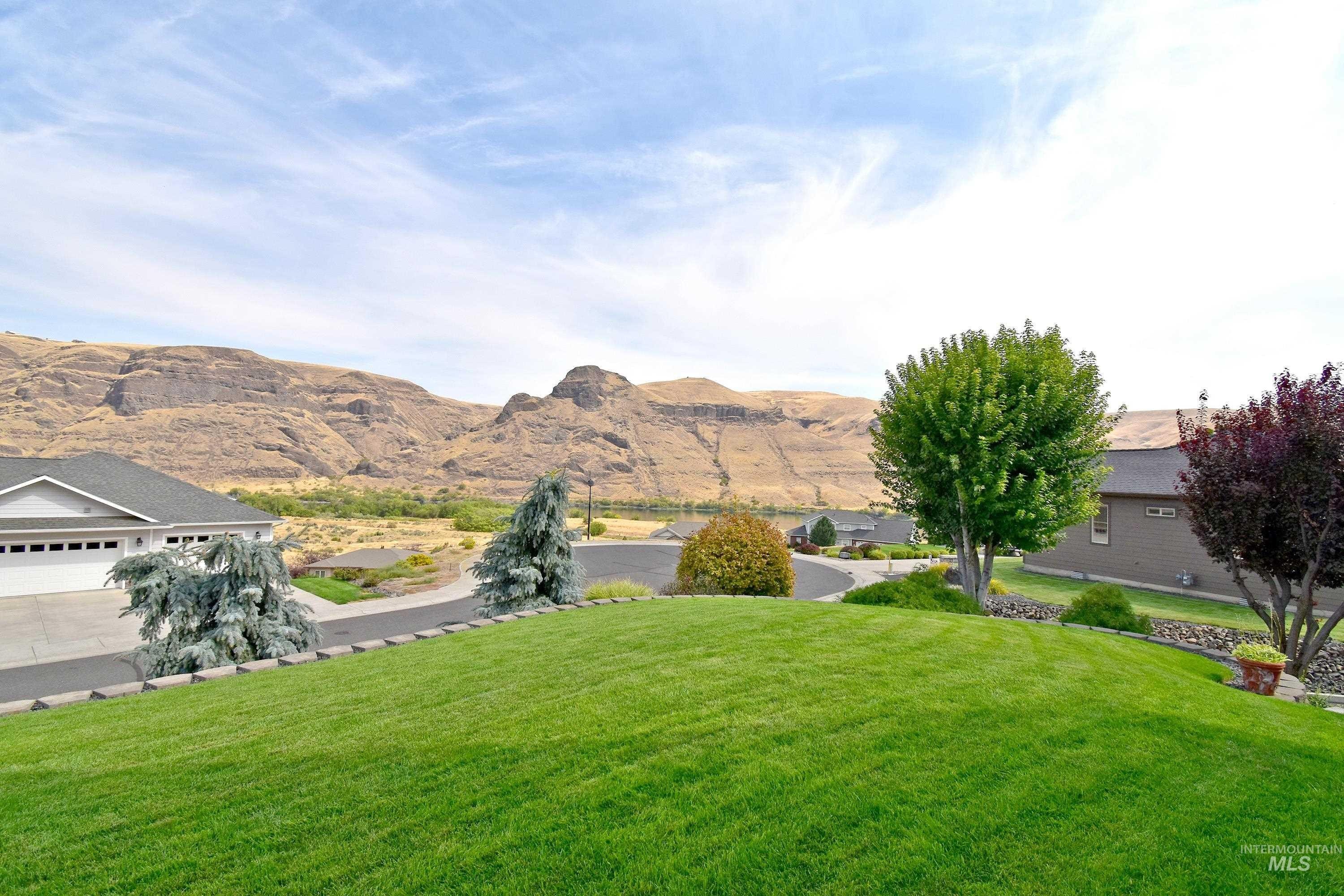 Asotin, Washington, 99402, United States, 3 Bedrooms Bedrooms, ,3 BathroomsBathrooms,Residential,For Sale,1942718