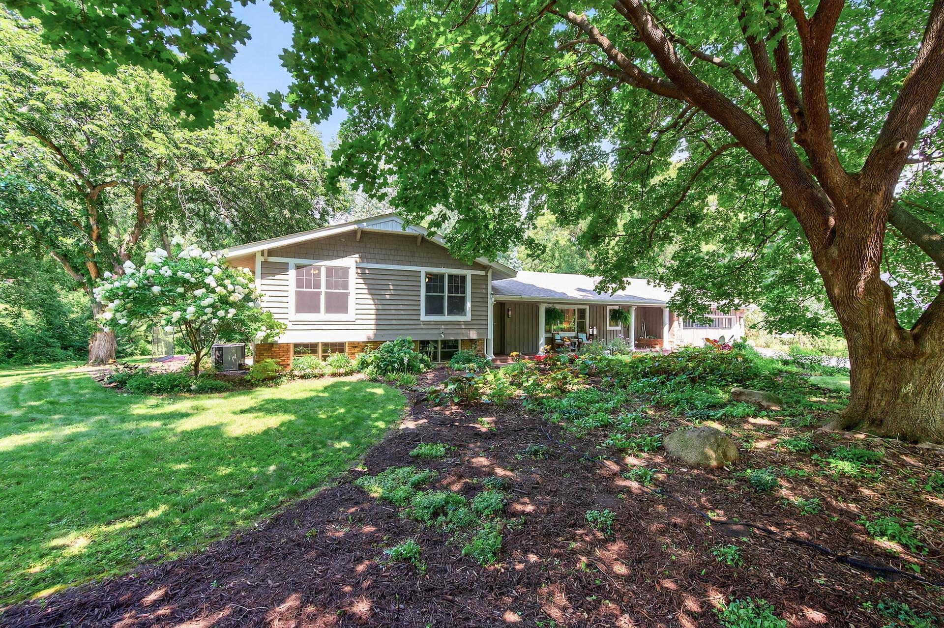 Minnetonka, Minnesota, 55345, United States, 5 Bedrooms Bedrooms, ,2 BathroomsBathrooms,Residential,For Sale,1919862