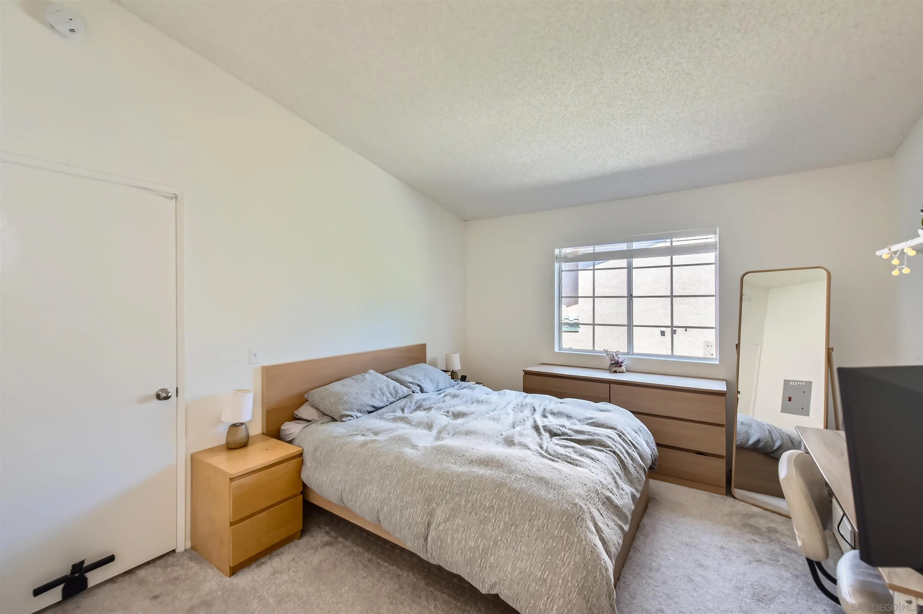 San Diego, California, 92127, United States, 2 Bedrooms Bedrooms, ,2 BathroomsBathrooms,Residential,For Sale,1857738