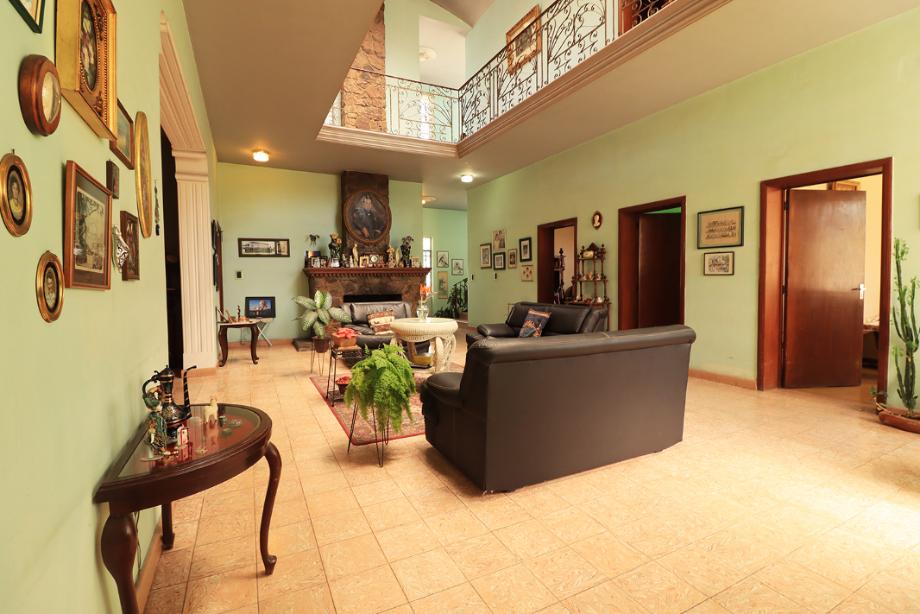 Centro, Morelia, Michoacán de Ocampo, 58020, Mexico, 6 Bedrooms Bedrooms, ,3 BathroomsBathrooms,Residential,For Sale,Centro,1444259
