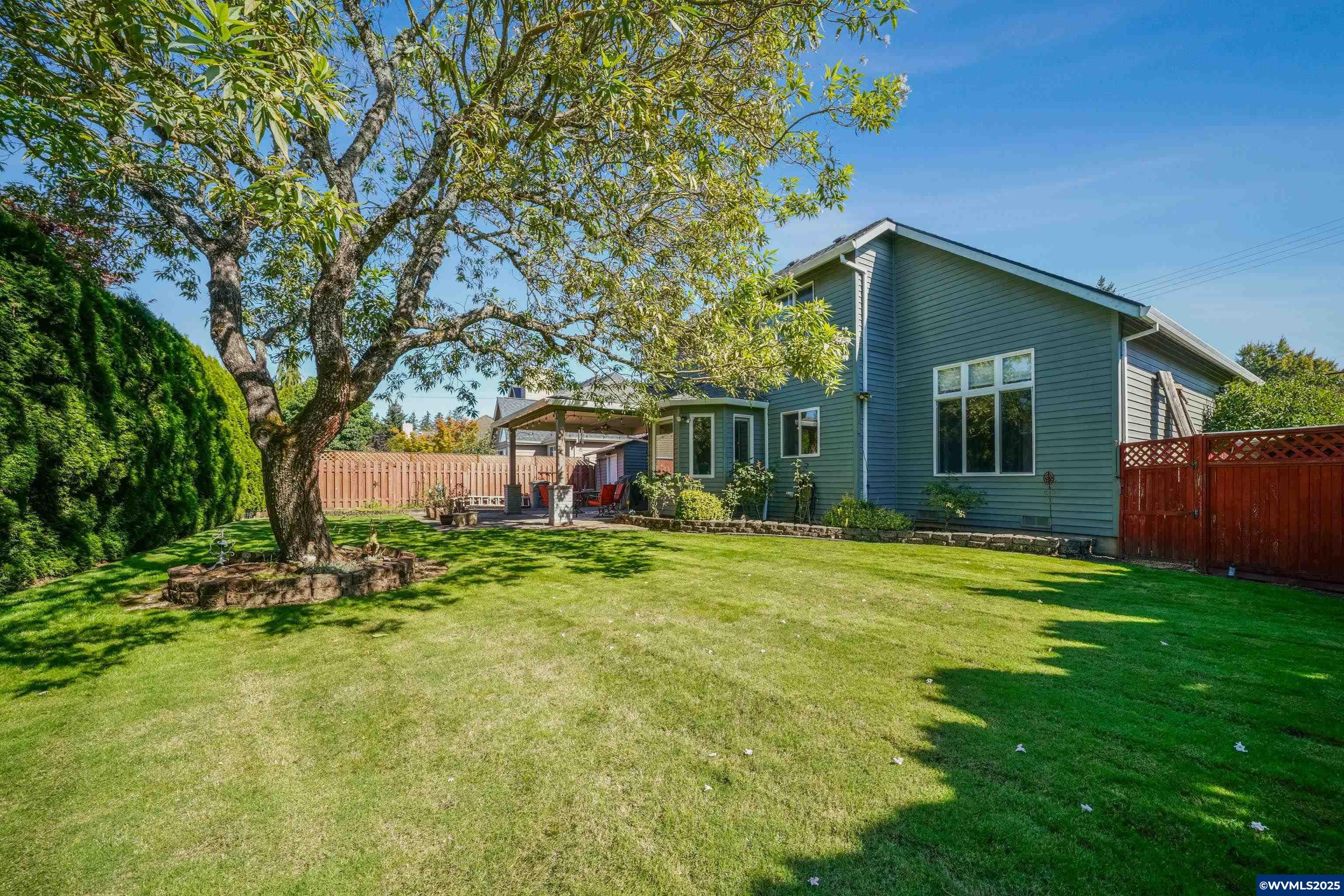 Mcminnville, Oregon, 97128, United States, 3 Bedrooms Bedrooms, ,3 BathroomsBathrooms,Residential,For Sale,1949725