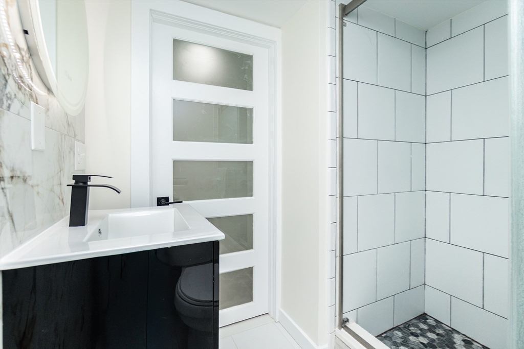 Peabody, Massachusetts, 01960, United States, 4 Bedrooms Bedrooms, ,3 BathroomsBathrooms,Residential,For Sale,1995158