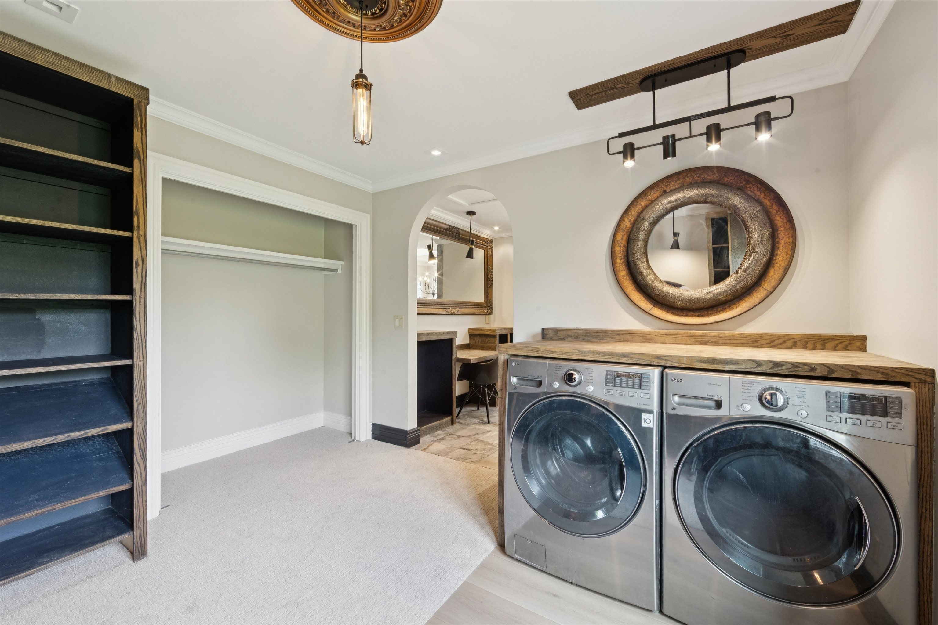 Wichita, Kansas, 67206, United States, 2 Bedrooms Bedrooms, ,4 BathroomsBathrooms,Residential,For Sale,1911450