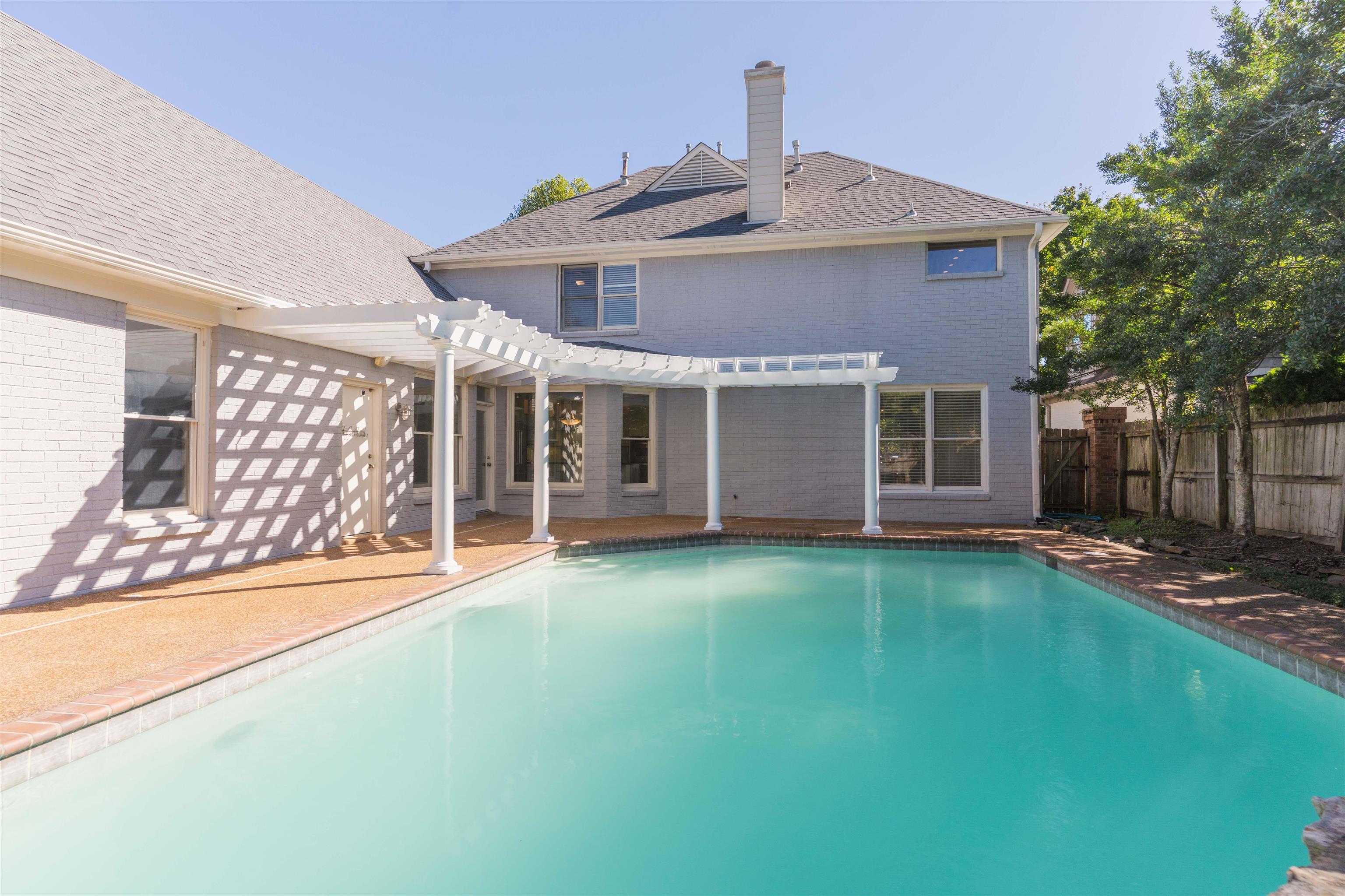 Memphis, Tennessee, 38120, United States, 4 Bedrooms Bedrooms, ,4 BathroomsBathrooms,Residential,For Sale,1965217