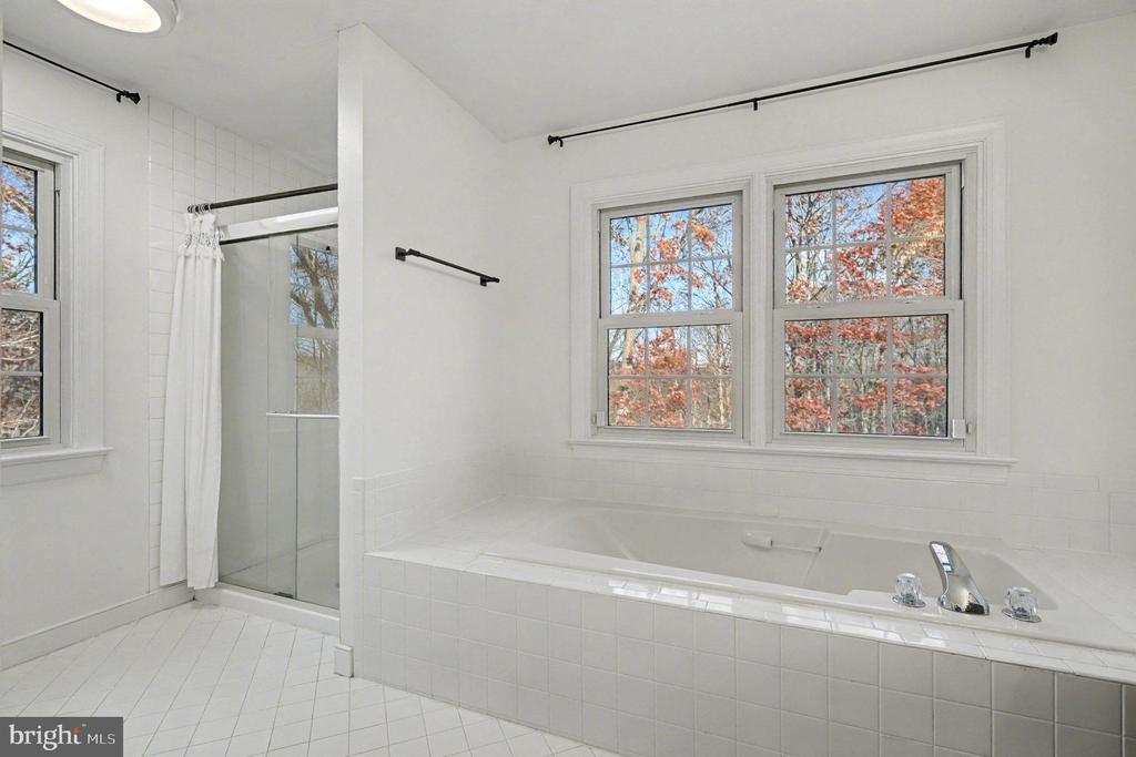 Fredericksburg, Virginia, 22407, United States, 4 Bedrooms Bedrooms, ,3 BathroomsBathrooms,Residential,For Sale,1991139