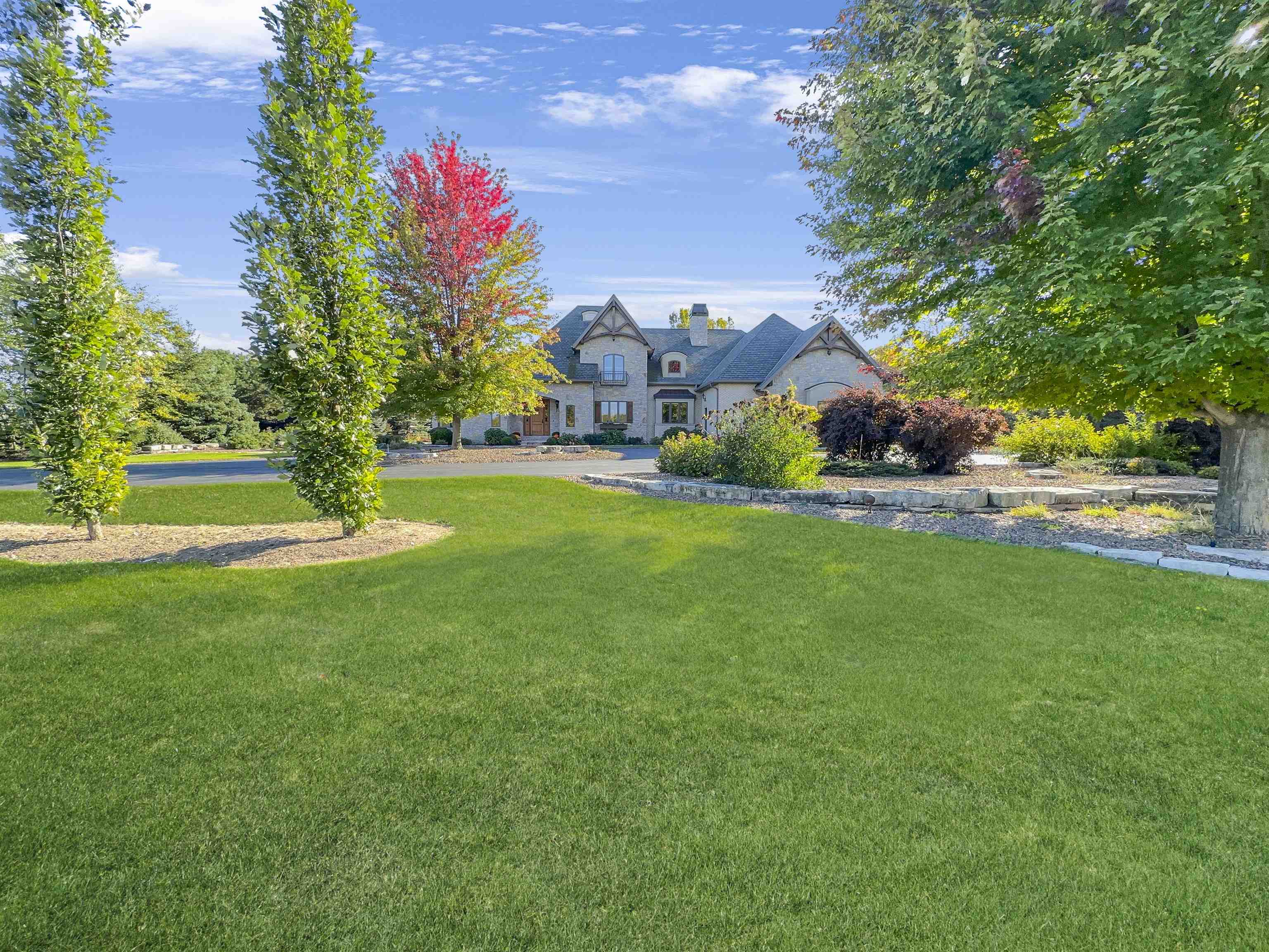 5211 Whitetail Way, Appleton, Wisconsin, 54914, United States, 5 Bedrooms Bedrooms, ,6 BathroomsBathrooms,Residential,For Sale,5211 Whitetail Way,1164448