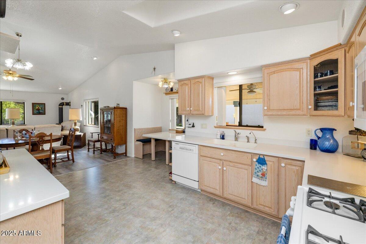 Camp Verde, Arizona, 86322, United States, 3 Bedrooms Bedrooms, ,3 BathroomsBathrooms,Residential,For Sale,1992046