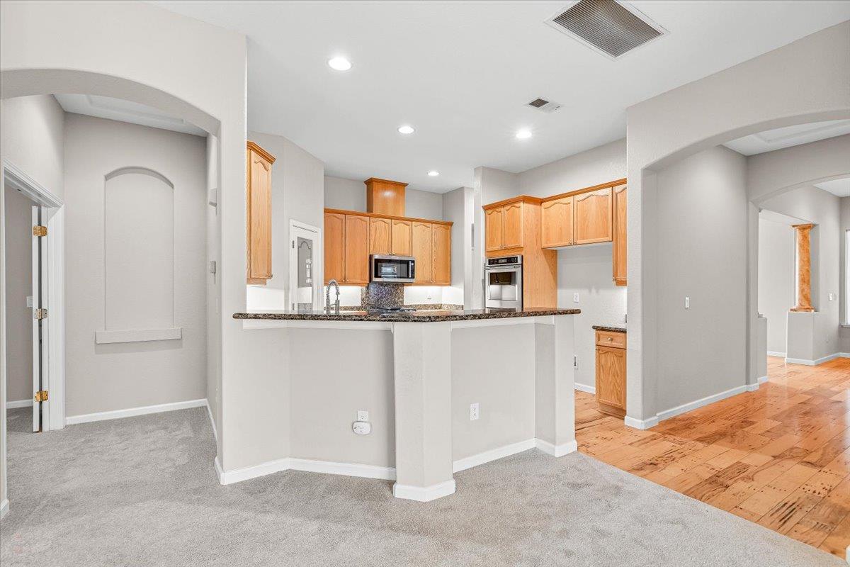 Oakdale, California, 95361, United States, 3 Bedrooms Bedrooms, ,2 BathroomsBathrooms,Residential,For Sale,2005405