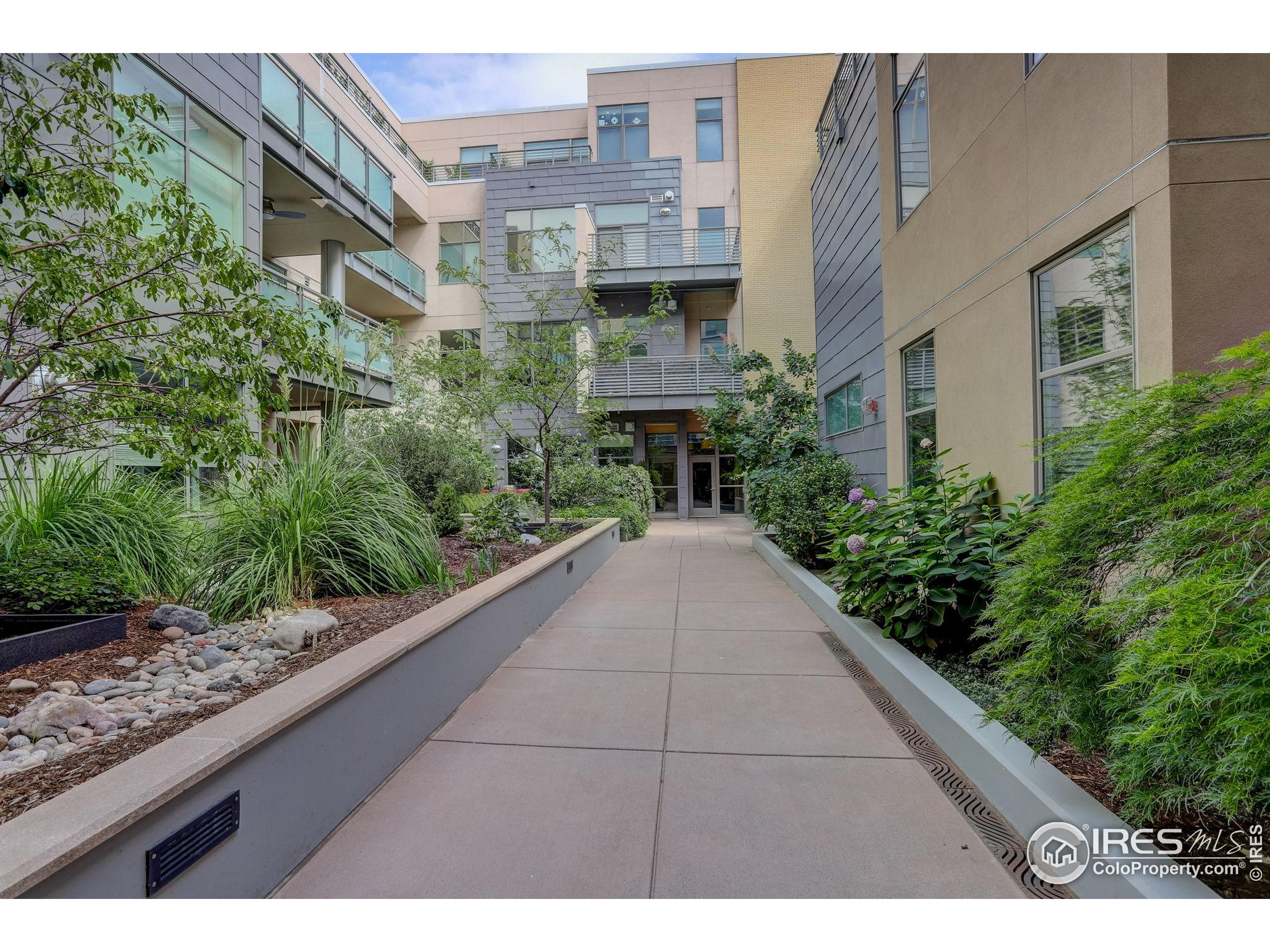 Boulder, Colorado, 80302, United States, 1 Bedroom Bedrooms, ,2 BathroomsBathrooms,Residential,For Sale,1942298