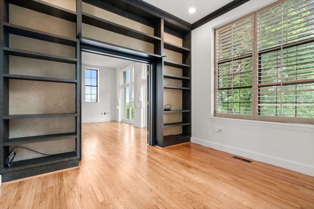 Brookline, Massachusetts, 02446, United States, 3 Bedrooms Bedrooms, ,3 BathroomsBathrooms,Residential,For Sale,1836663