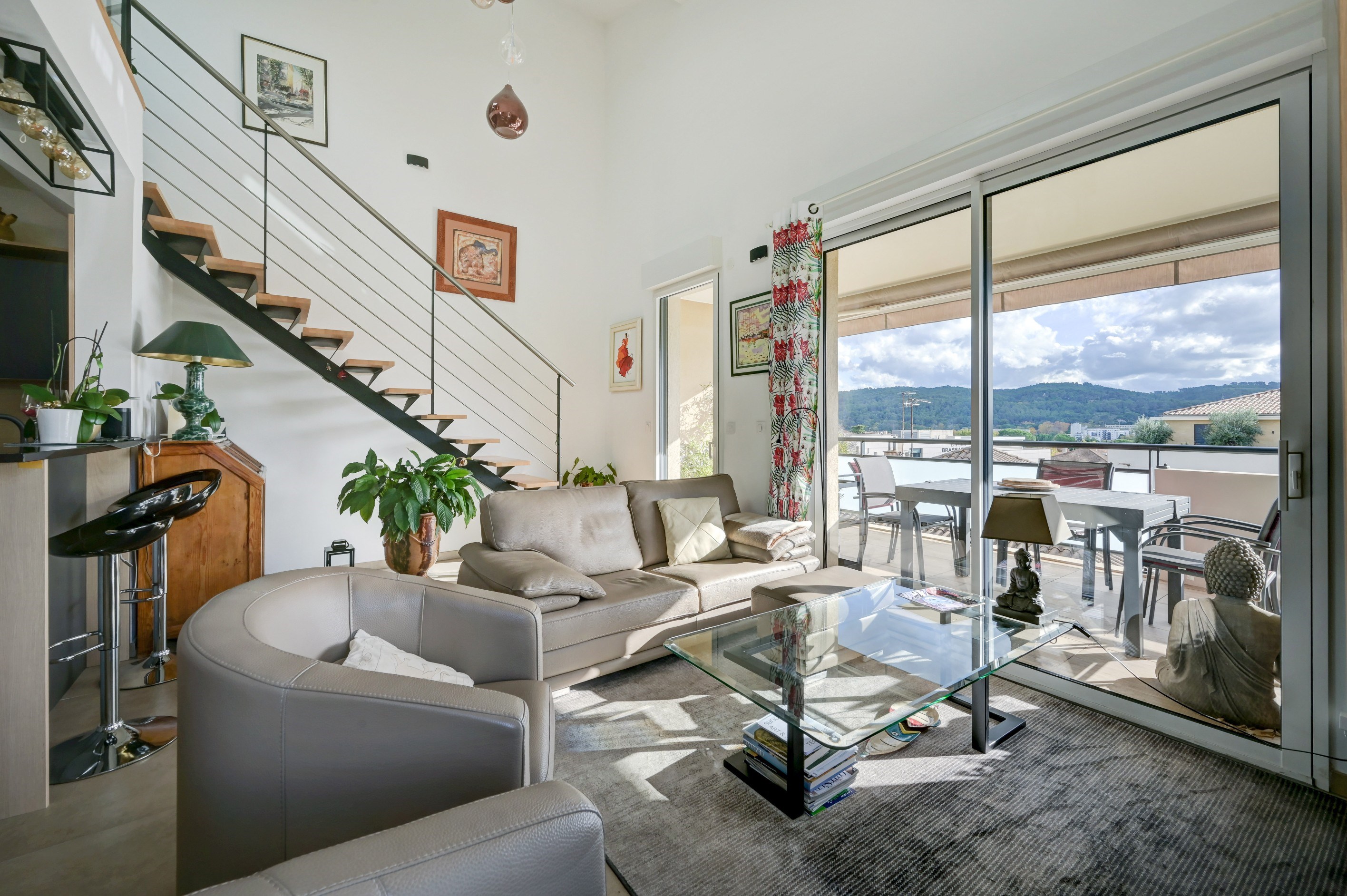  Apartment located on the second and top floor of a recent building - 物件實景